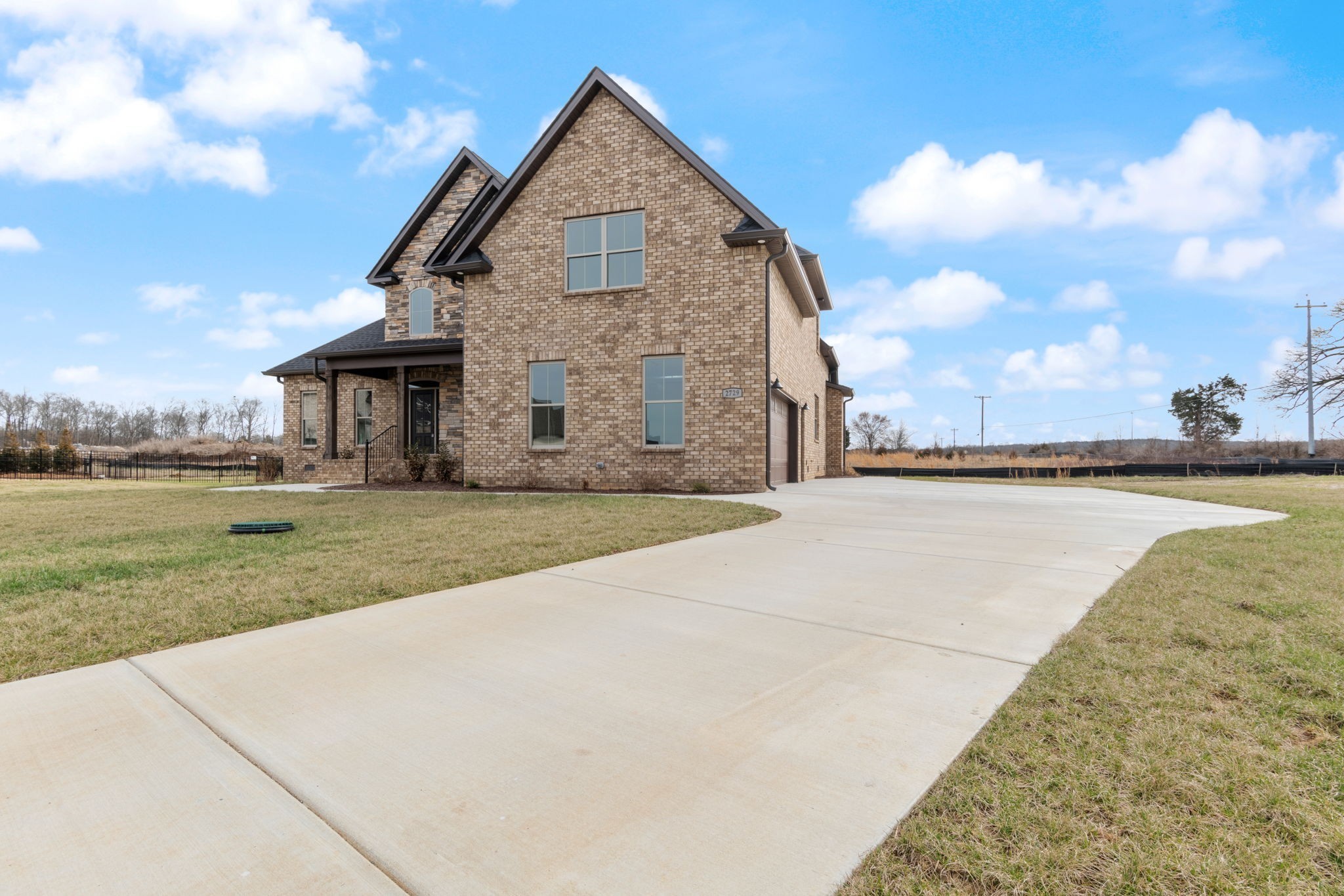2729 Carousel Dr