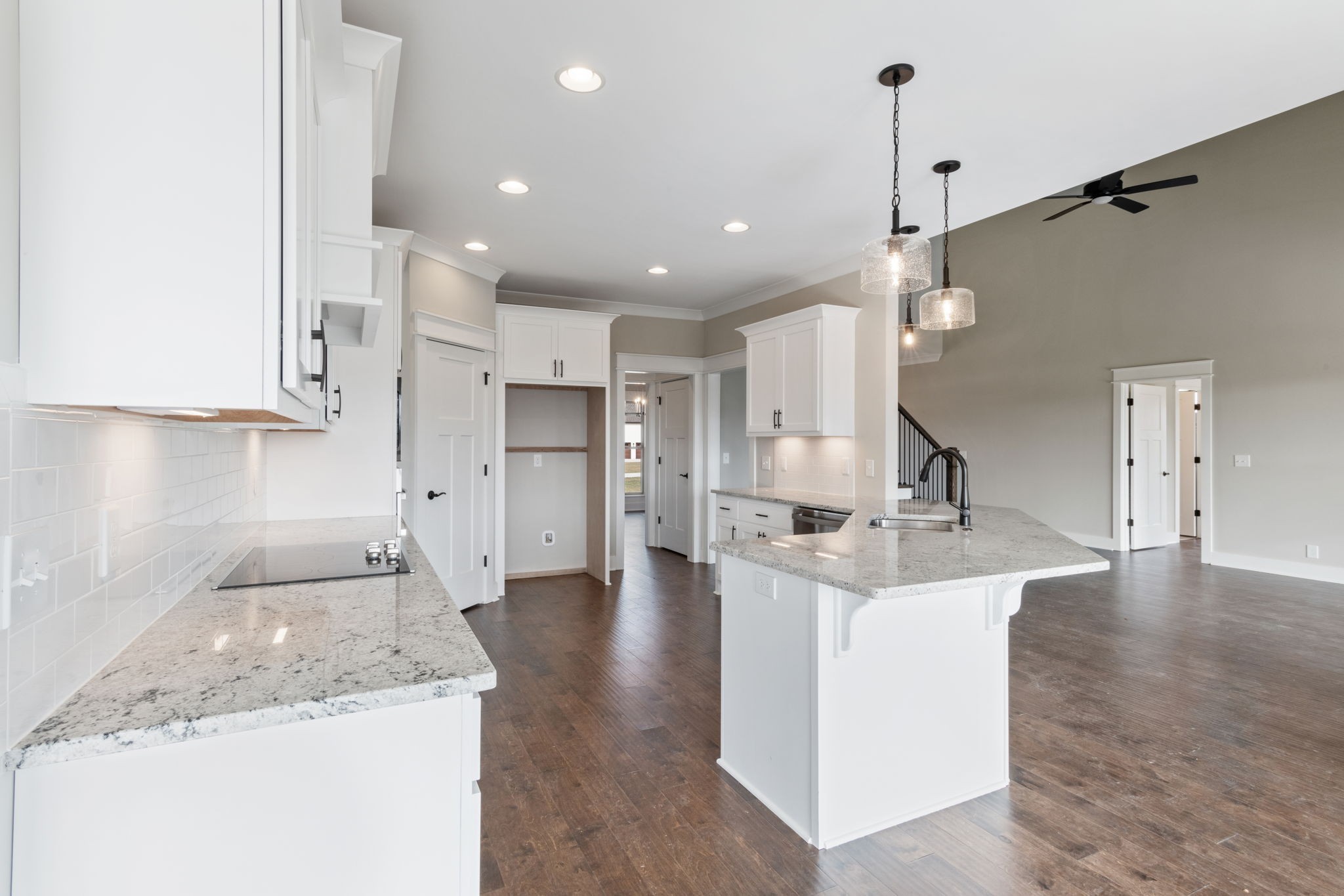 2729 Carousel Dr
