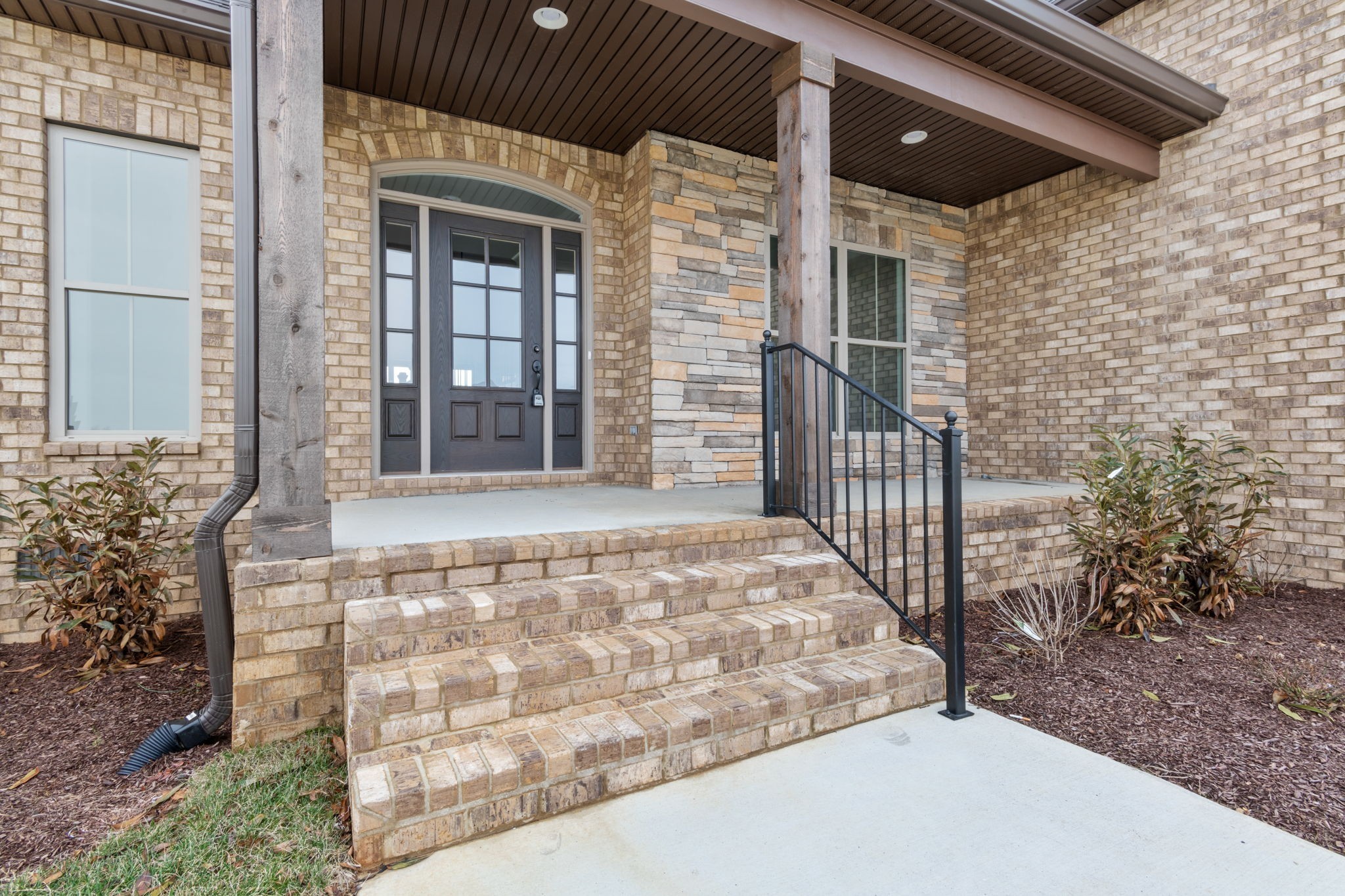 2729 Carousel Dr
