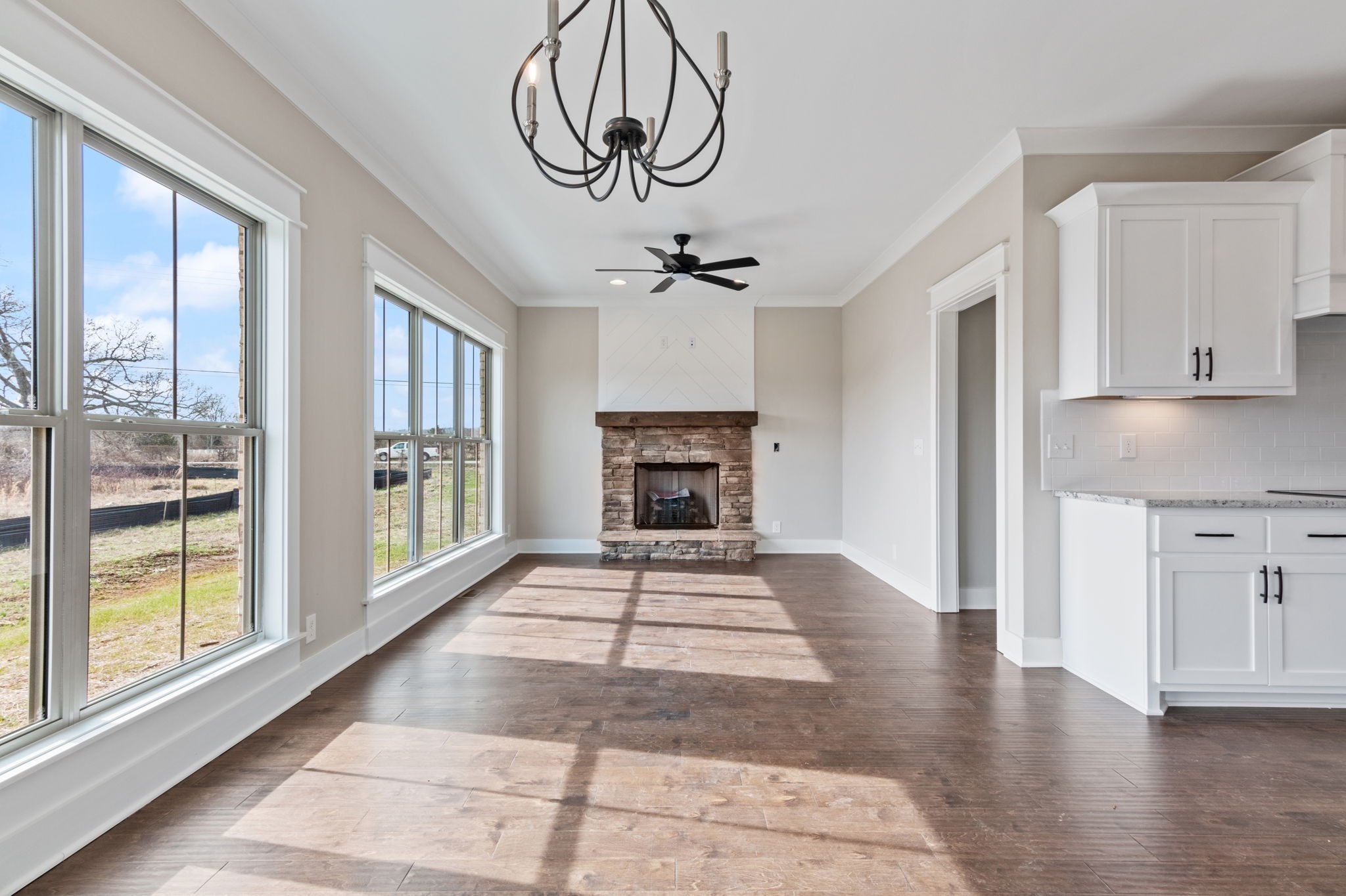 2729 Carousel Dr