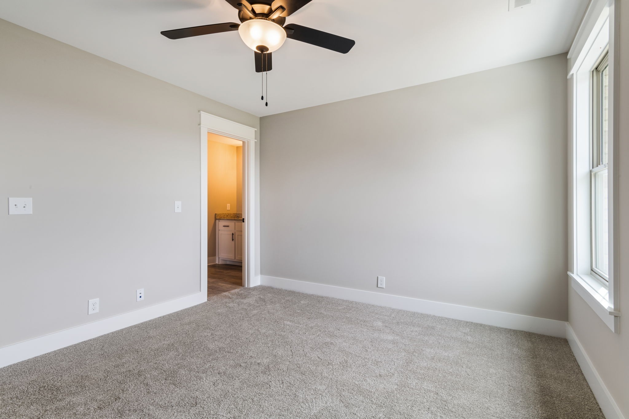 2729 Carousel Dr