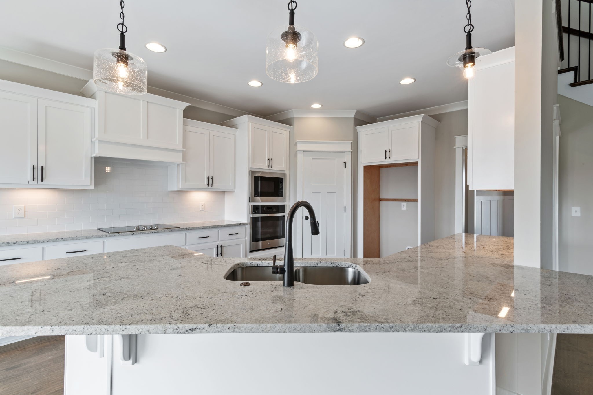 2729 Carousel Dr