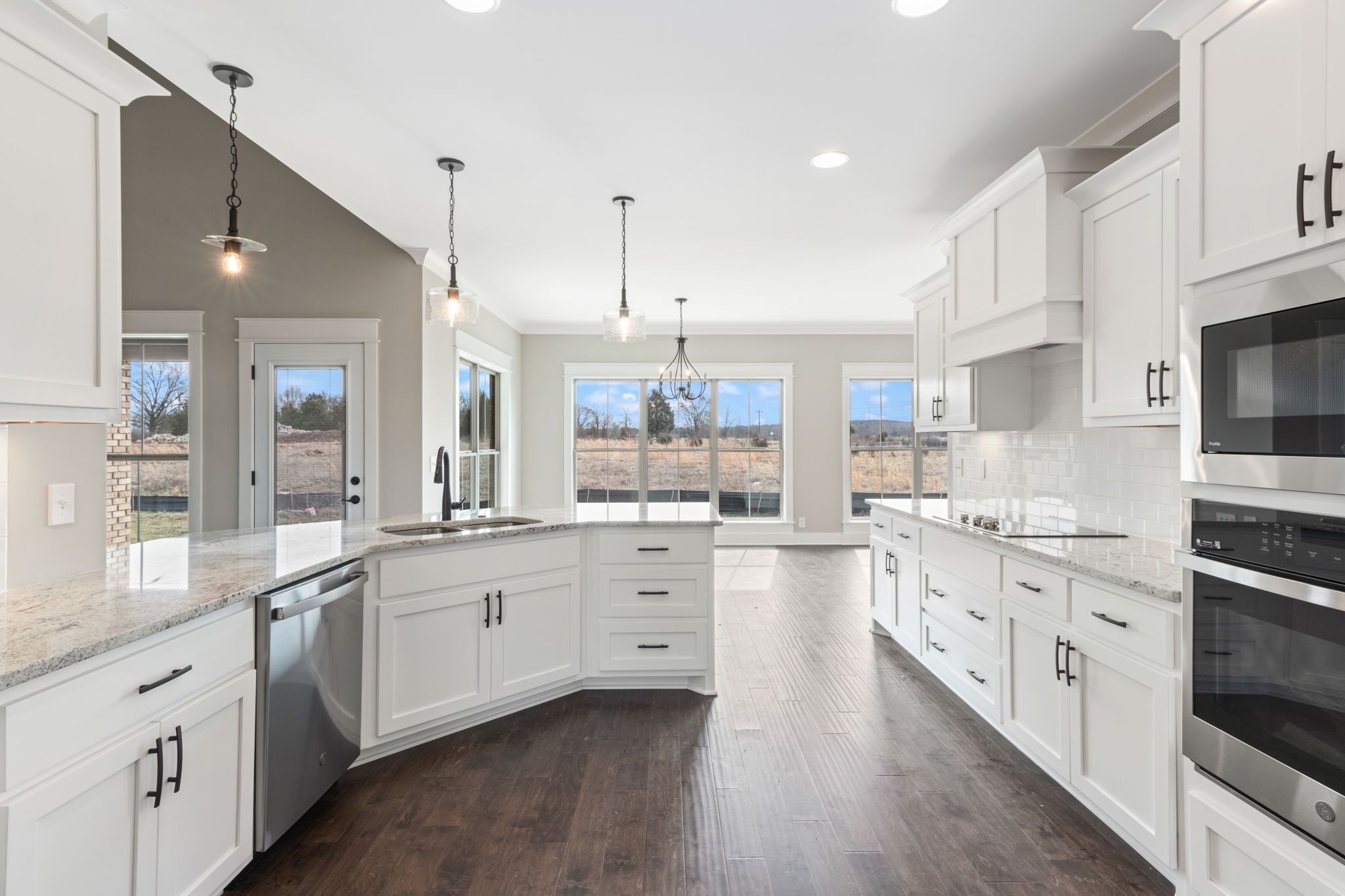 2729 Carousel Dr