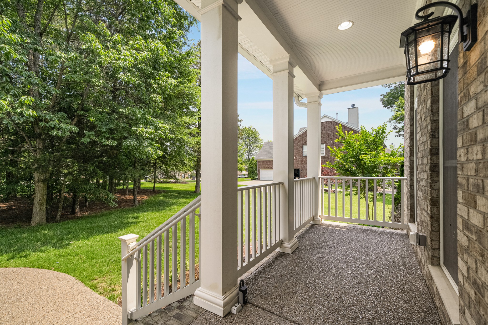 6884 Walnut Hills Dr