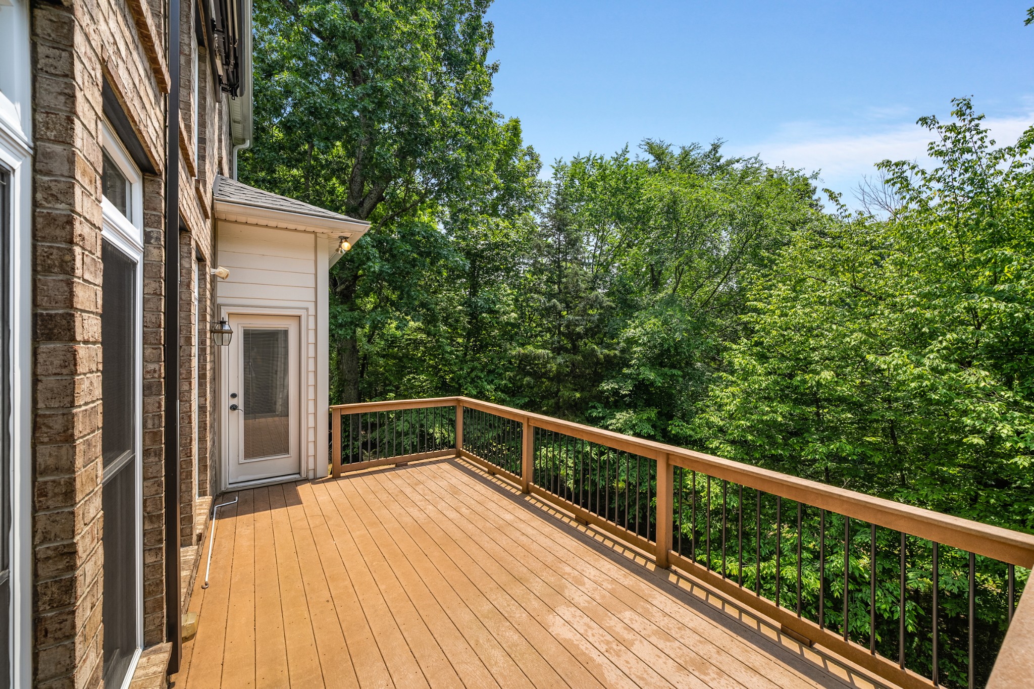 6884 Walnut Hills Dr