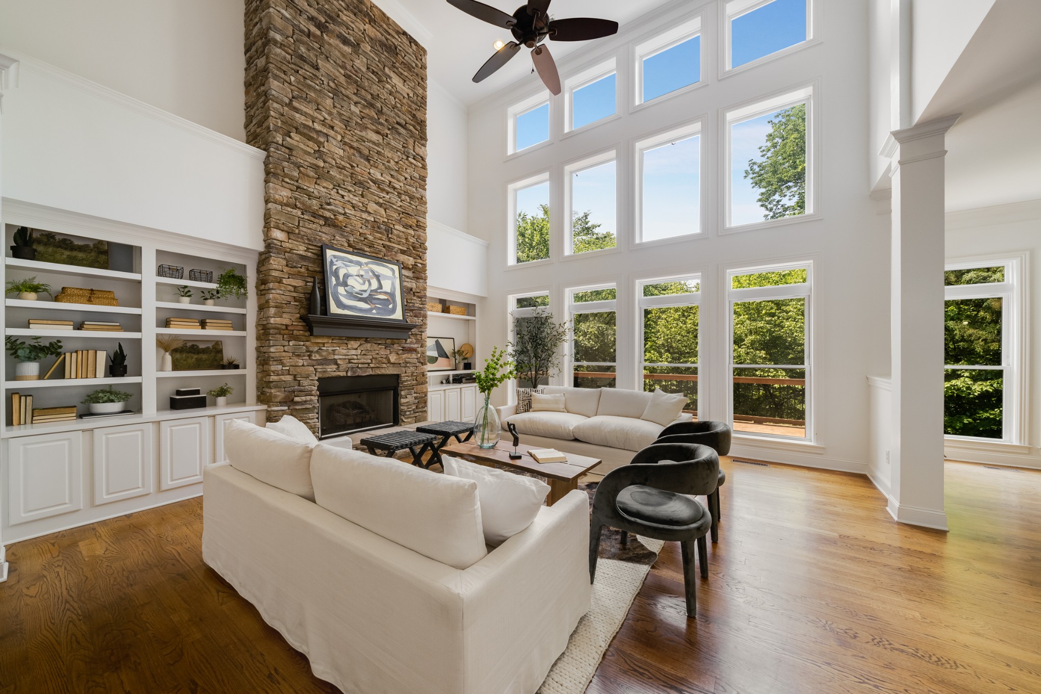 6884 Walnut Hills Dr