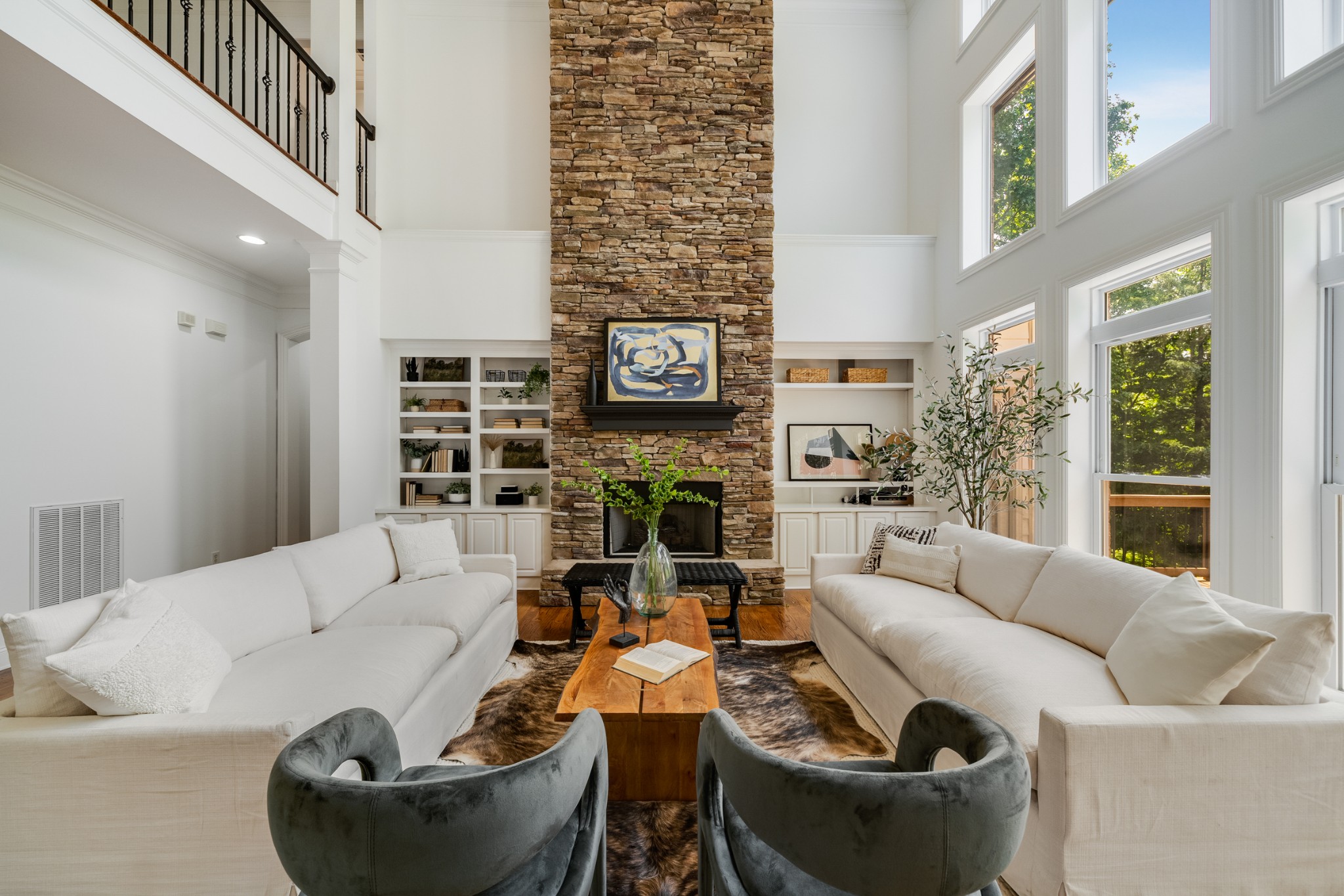 6884 Walnut Hills Dr