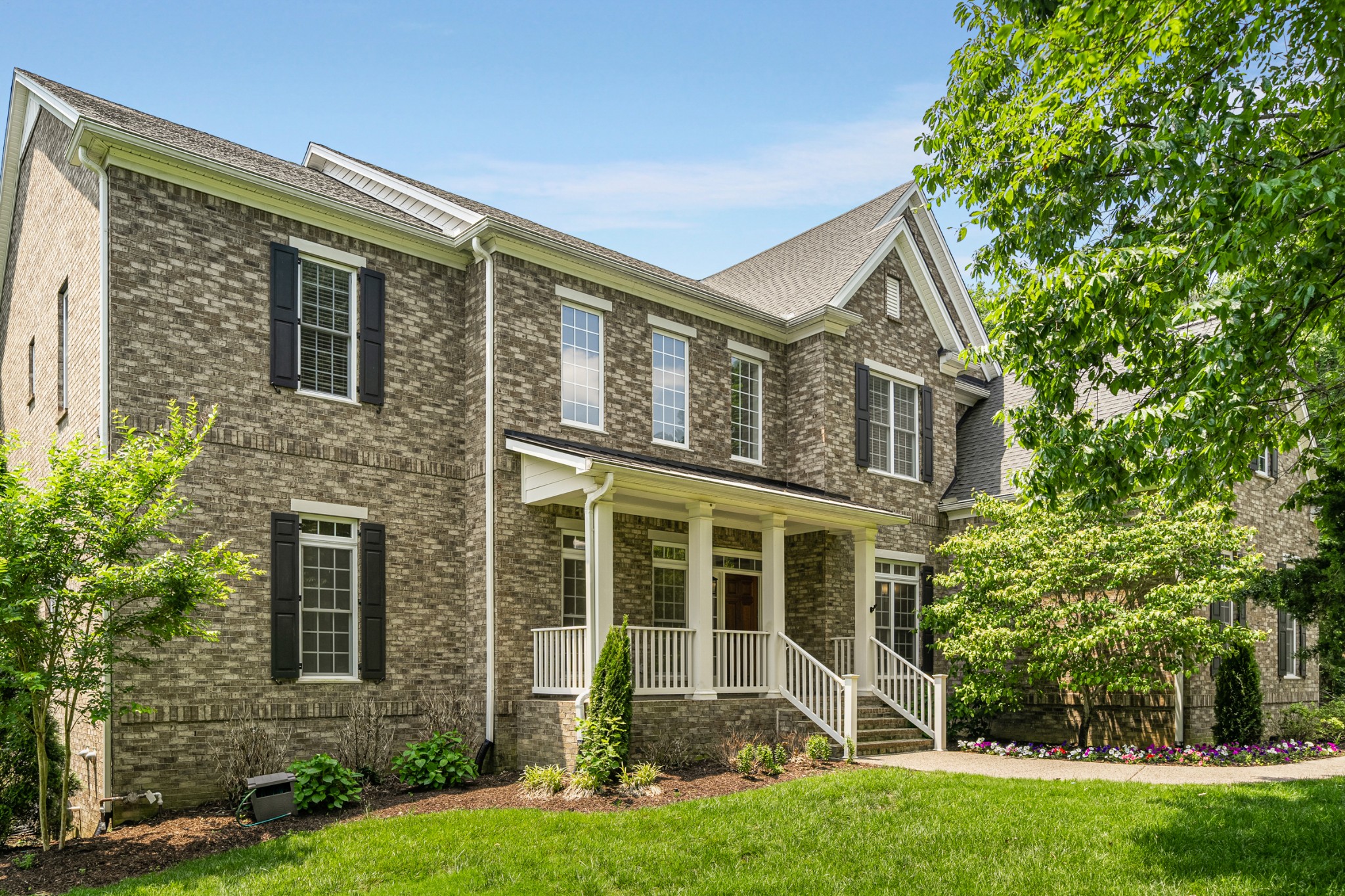 6884 Walnut Hills Dr