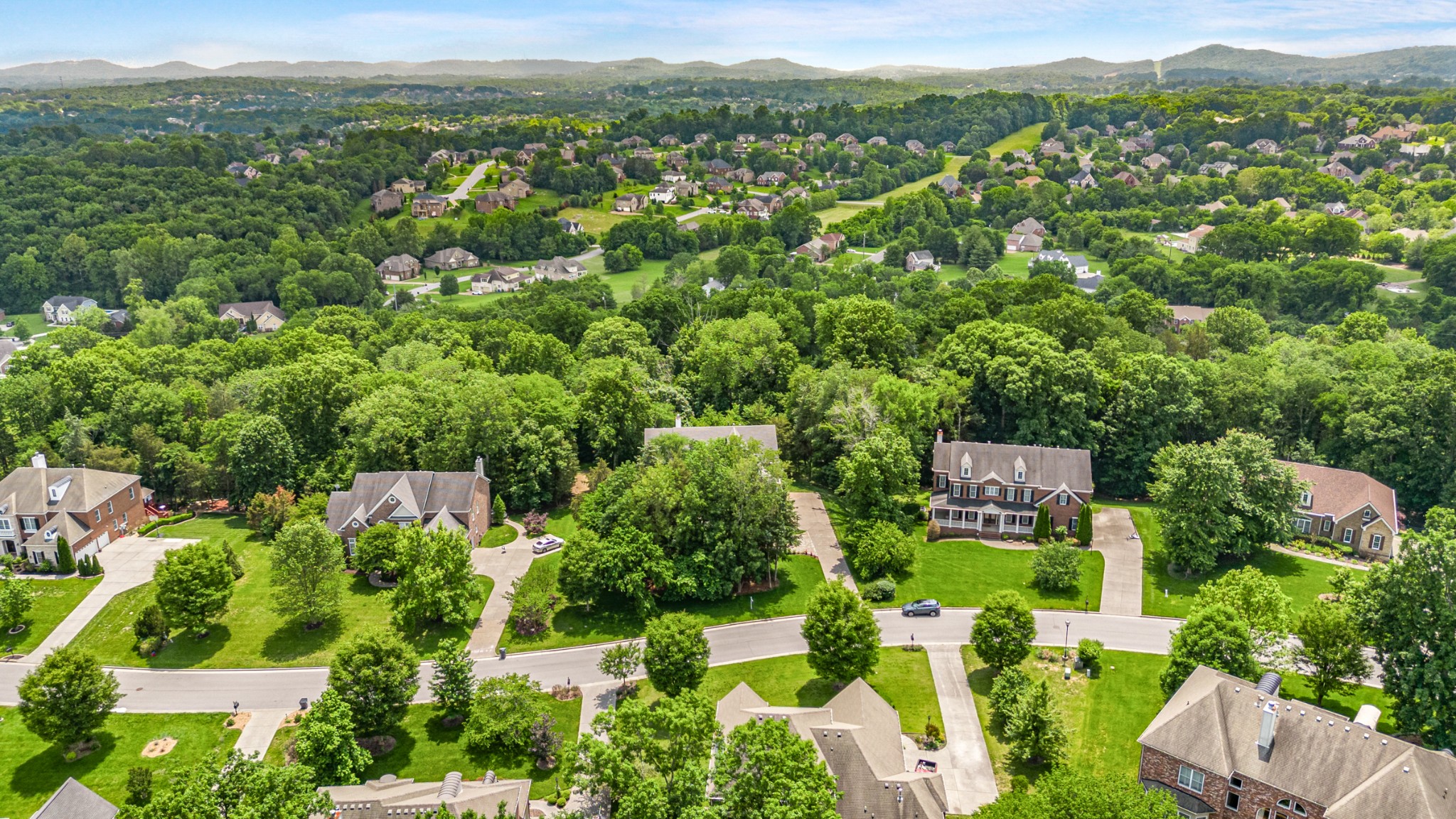 6884 Walnut Hills Dr