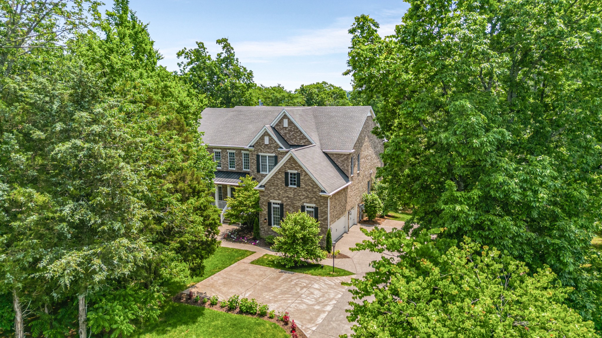 6884 Walnut Hills Dr