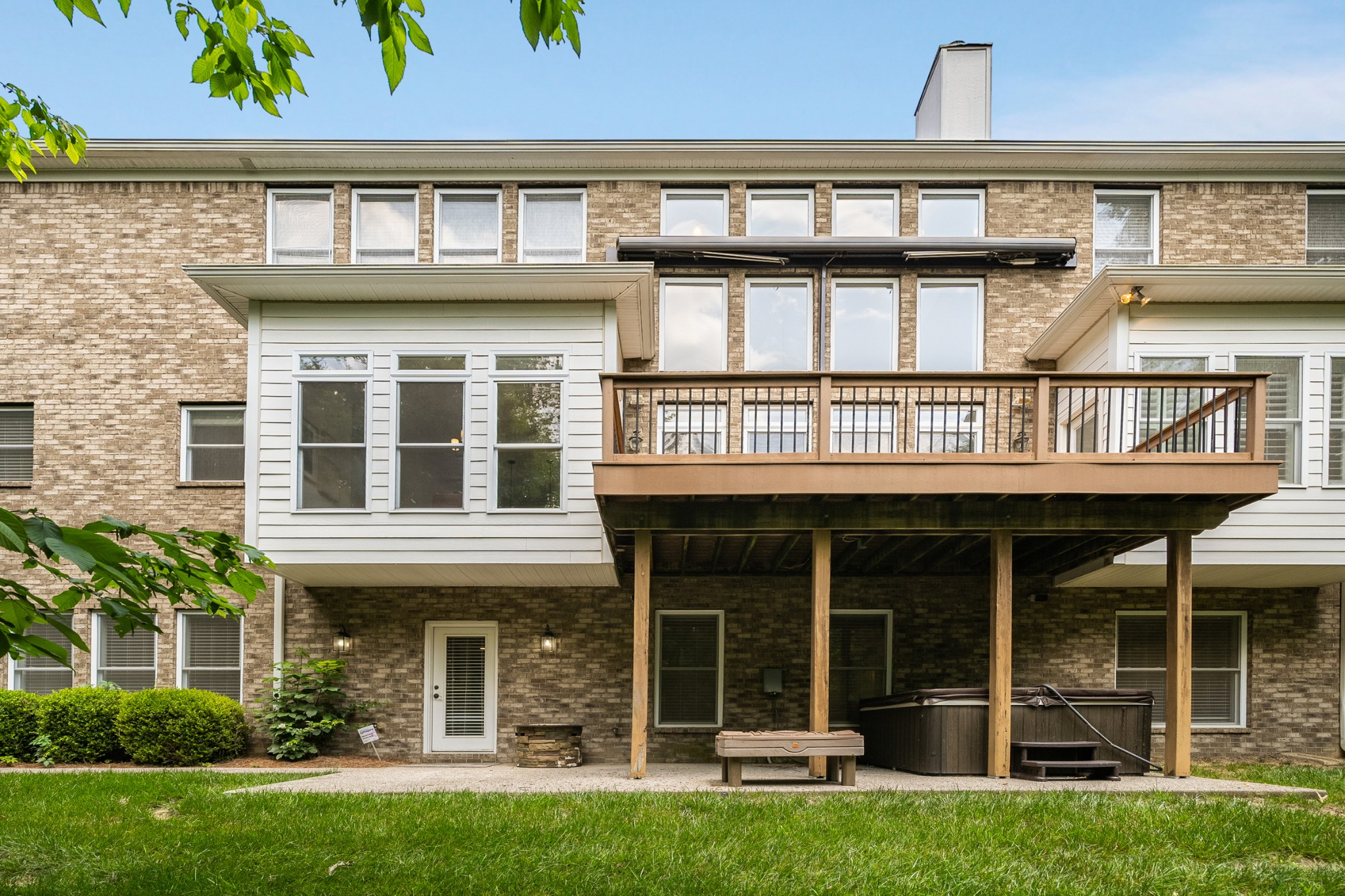 6884 Walnut Hills Dr