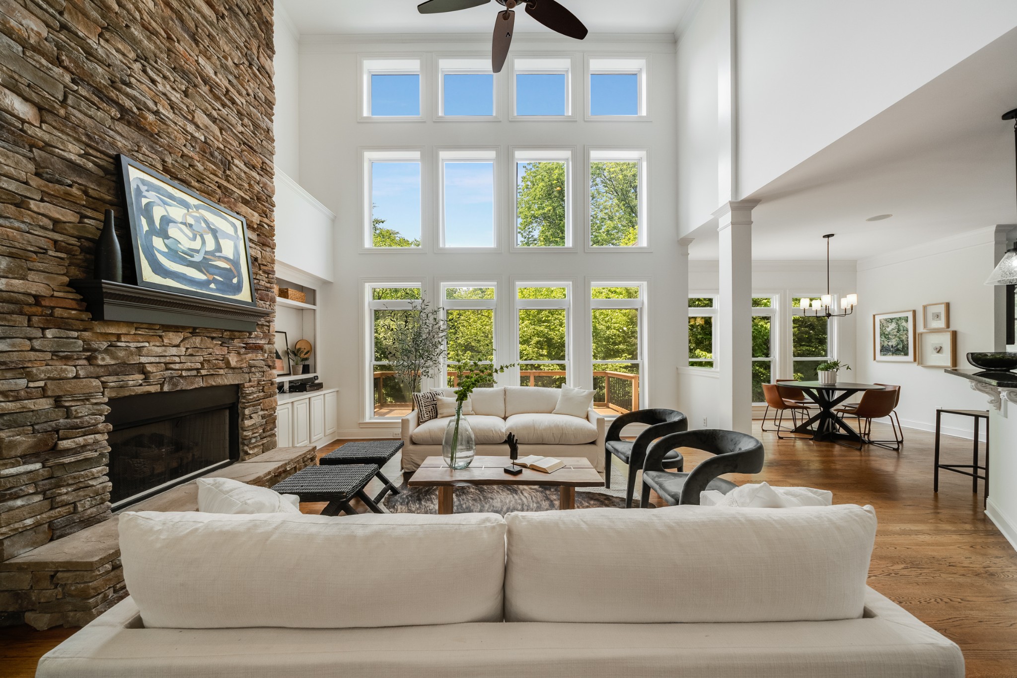 6884 Walnut Hills Dr