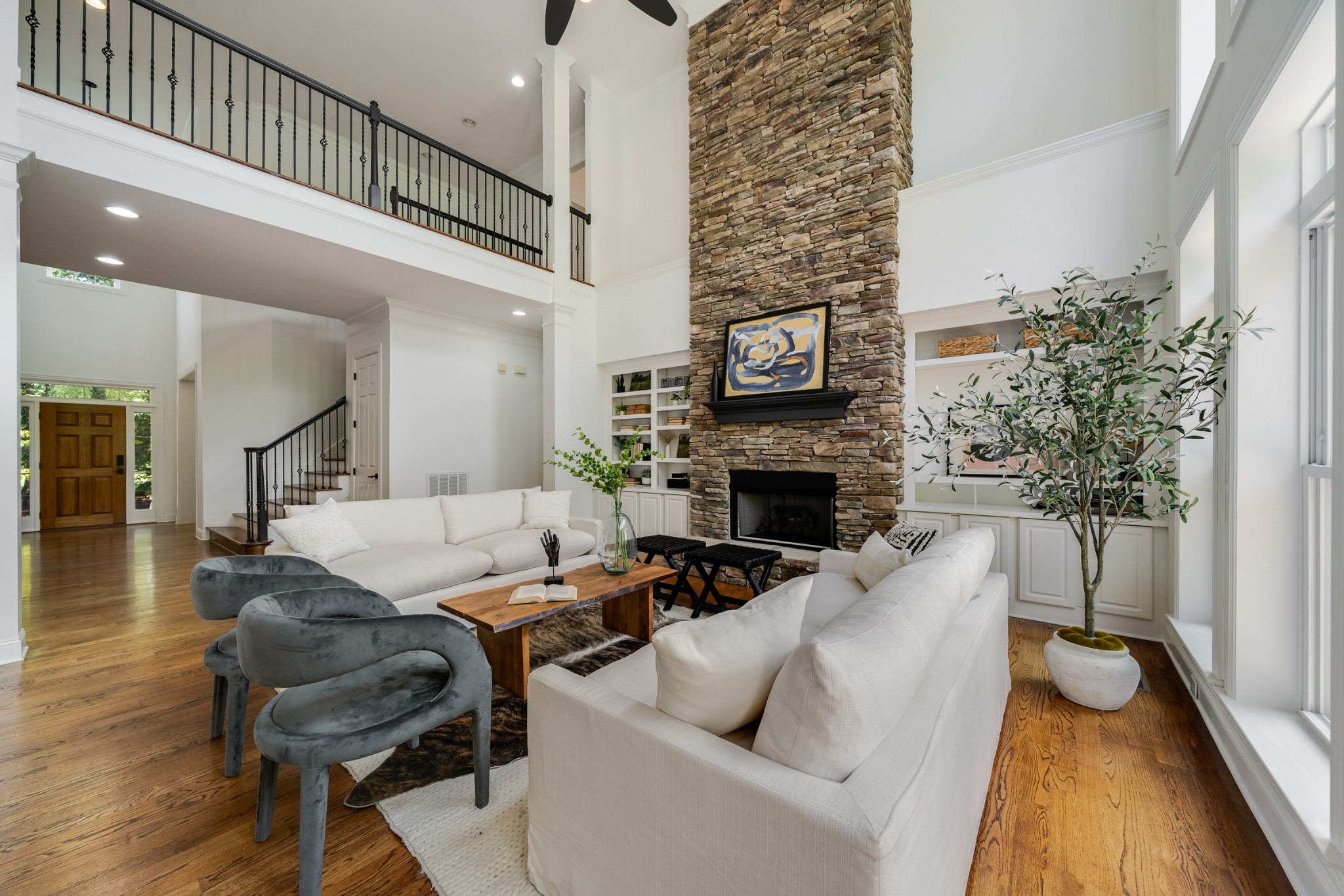 6884 Walnut Hills Dr