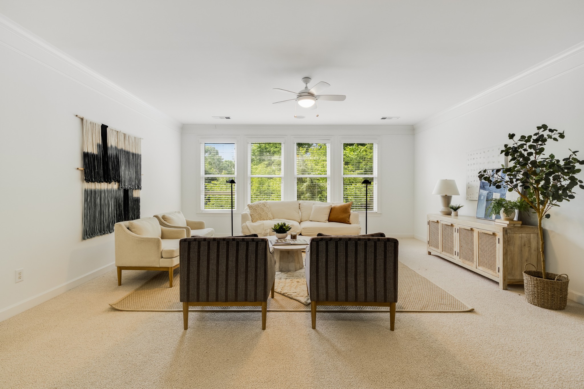 6884 Walnut Hills Dr