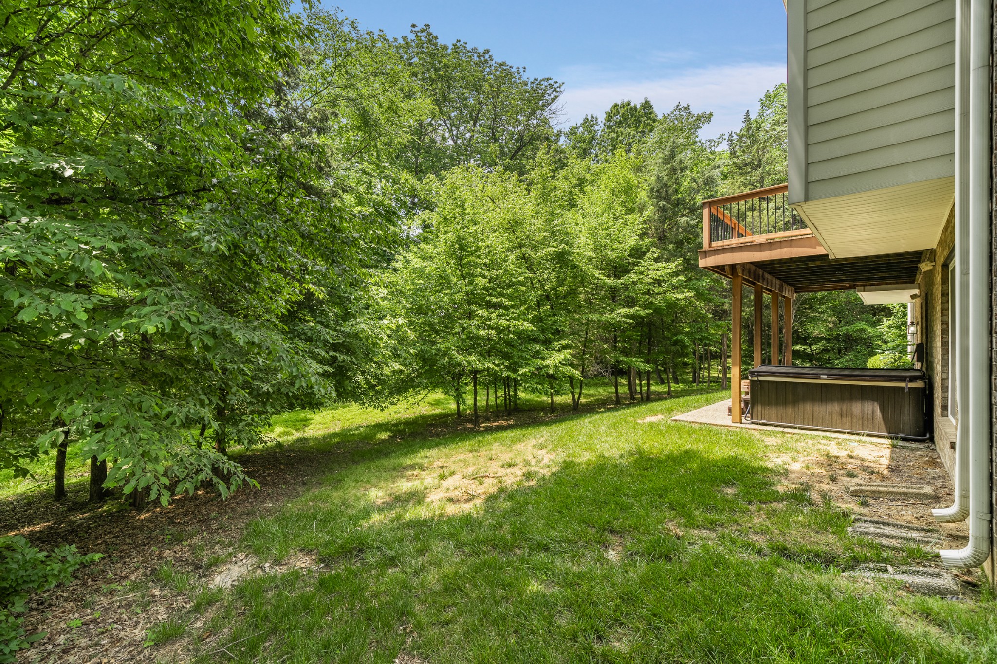 6884 Walnut Hills Dr