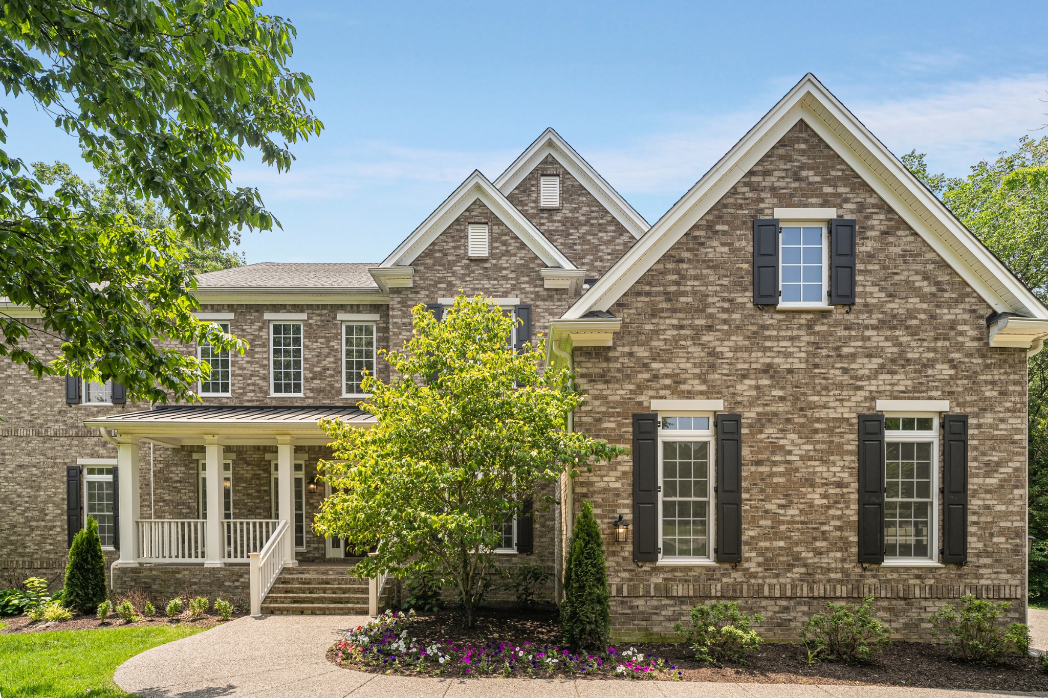 6884 Walnut Hills Dr