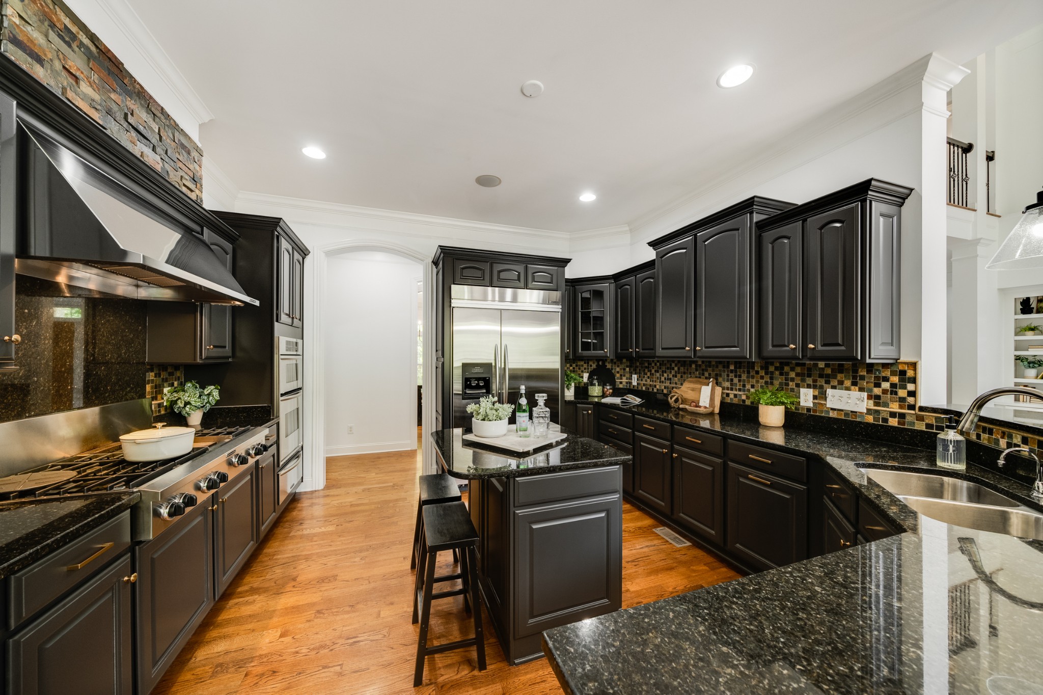 6884 Walnut Hills Dr