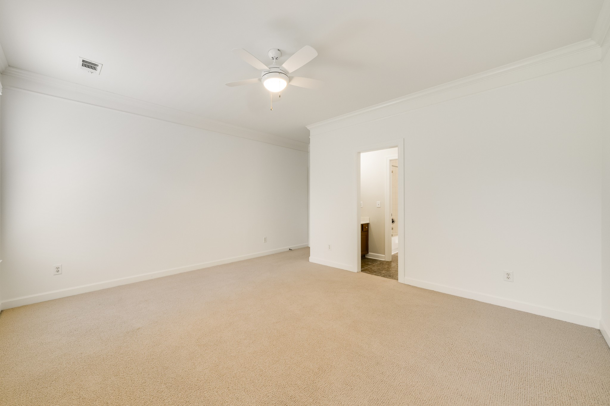 6884 Walnut Hills Dr