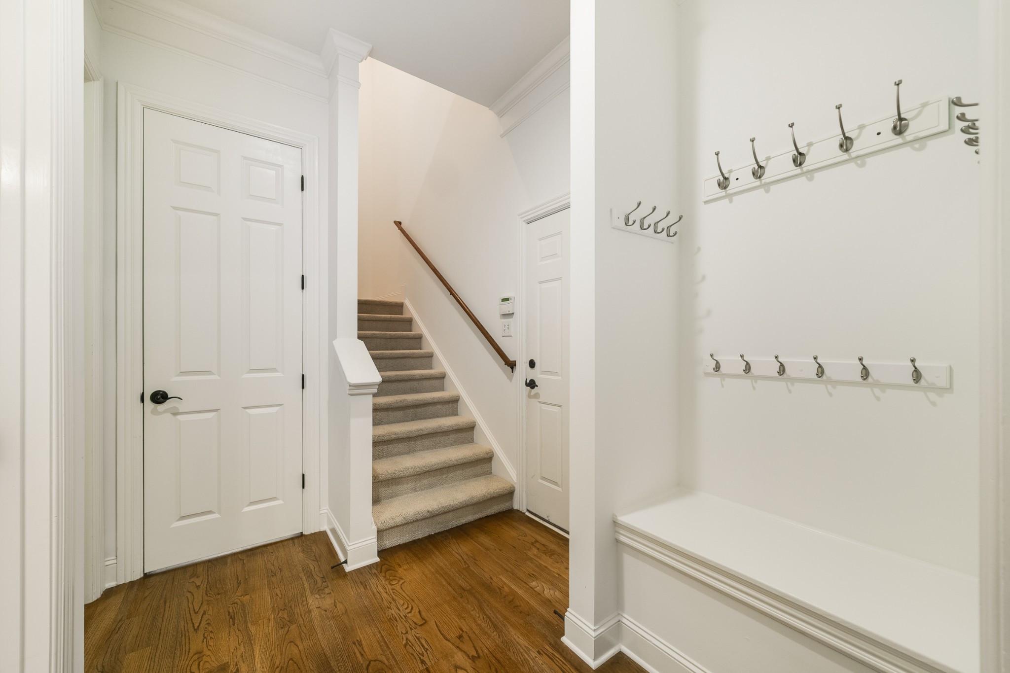 6884 Walnut Hills Dr