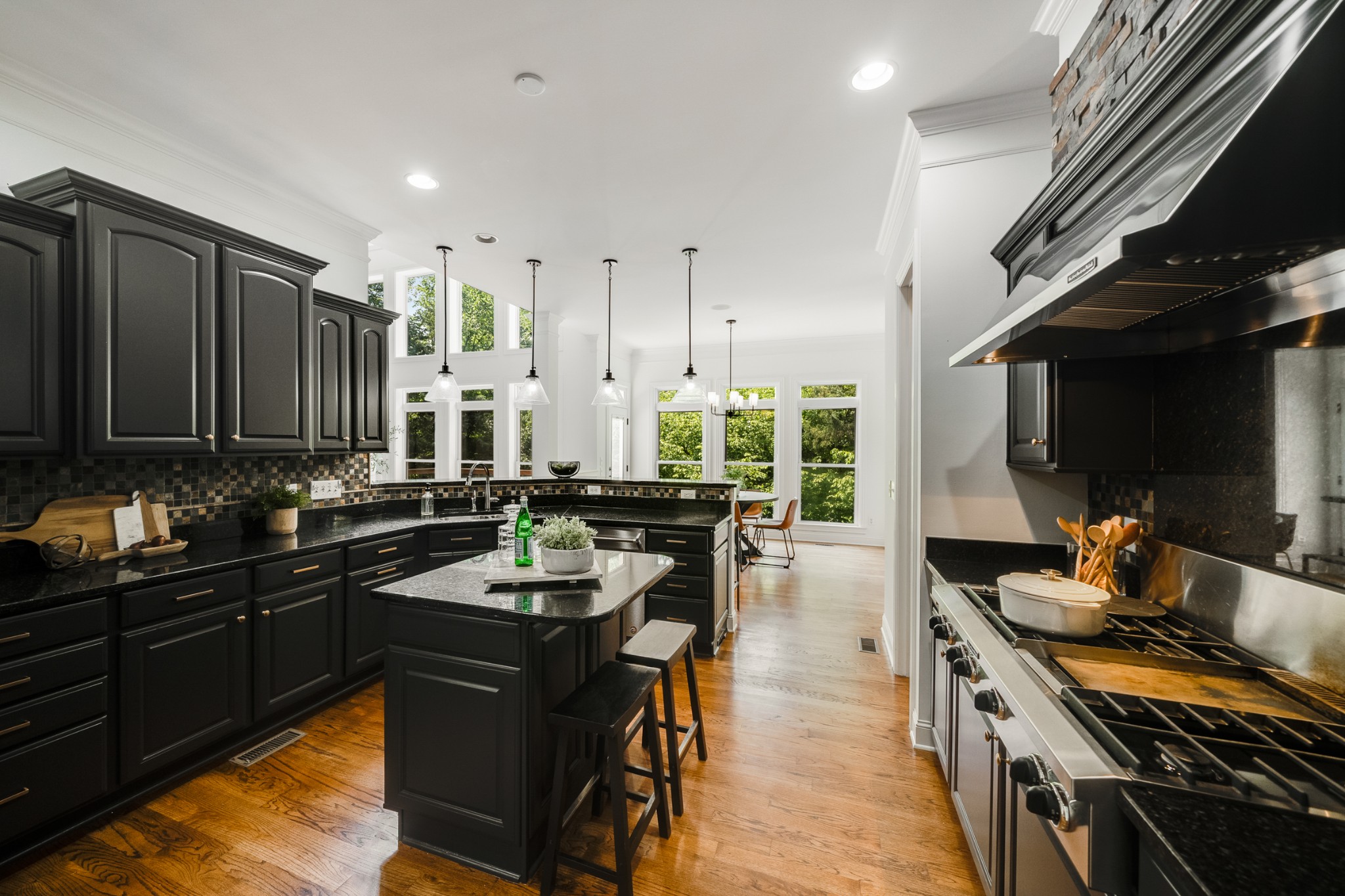 6884 Walnut Hills Dr
