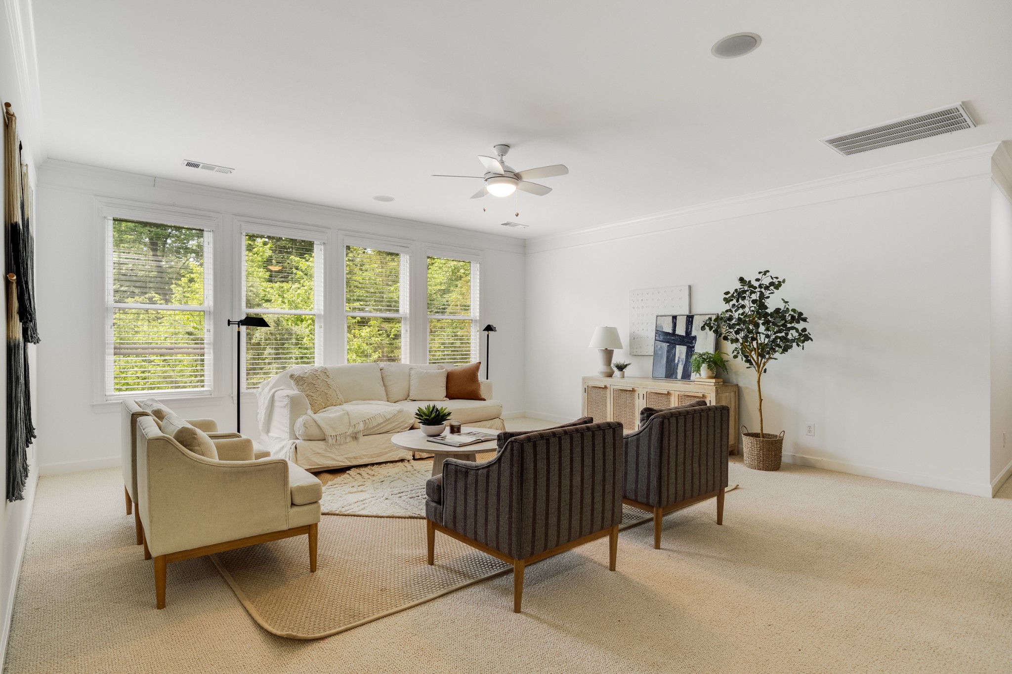 6884 Walnut Hills Dr