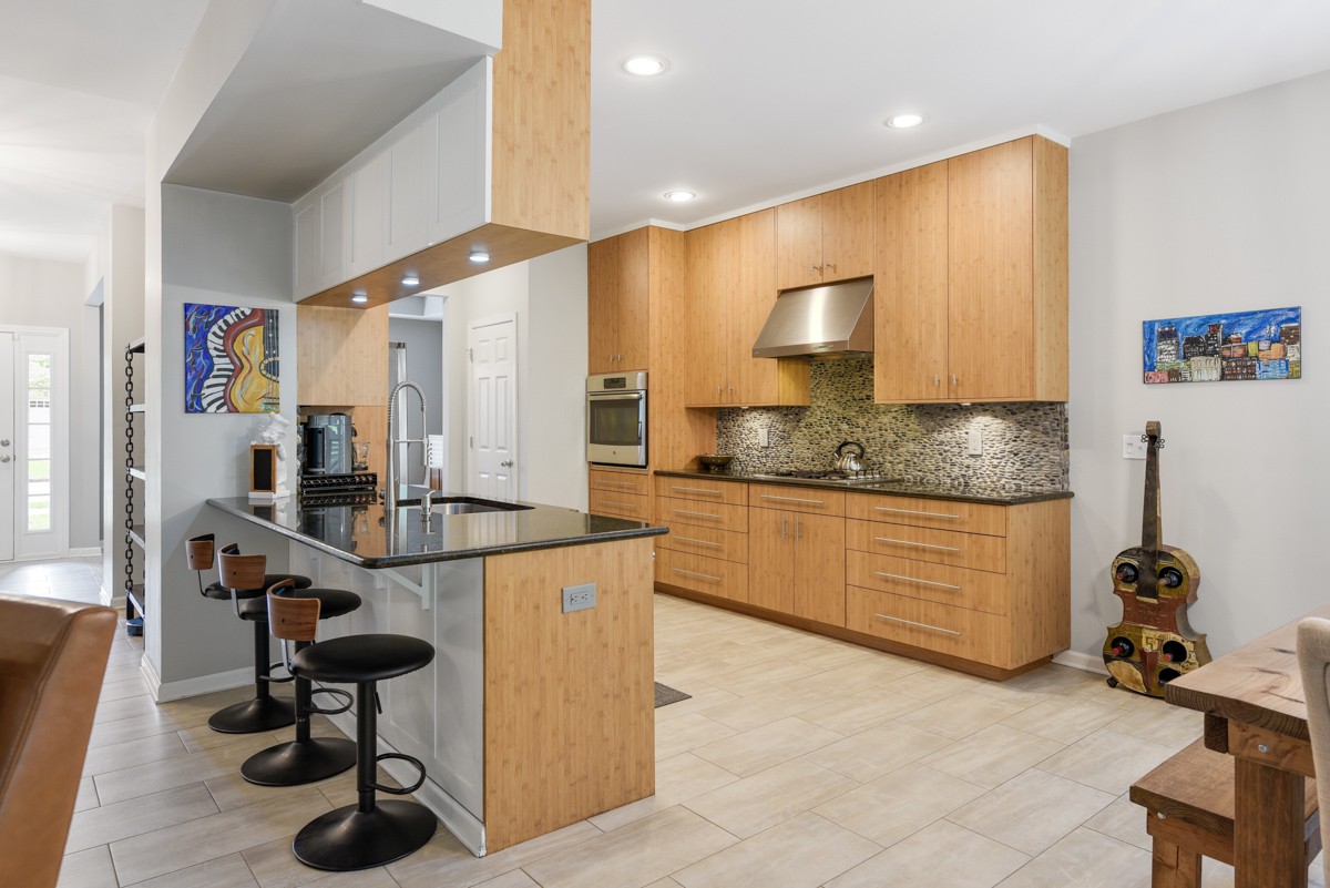 7305 Riverfront Dr