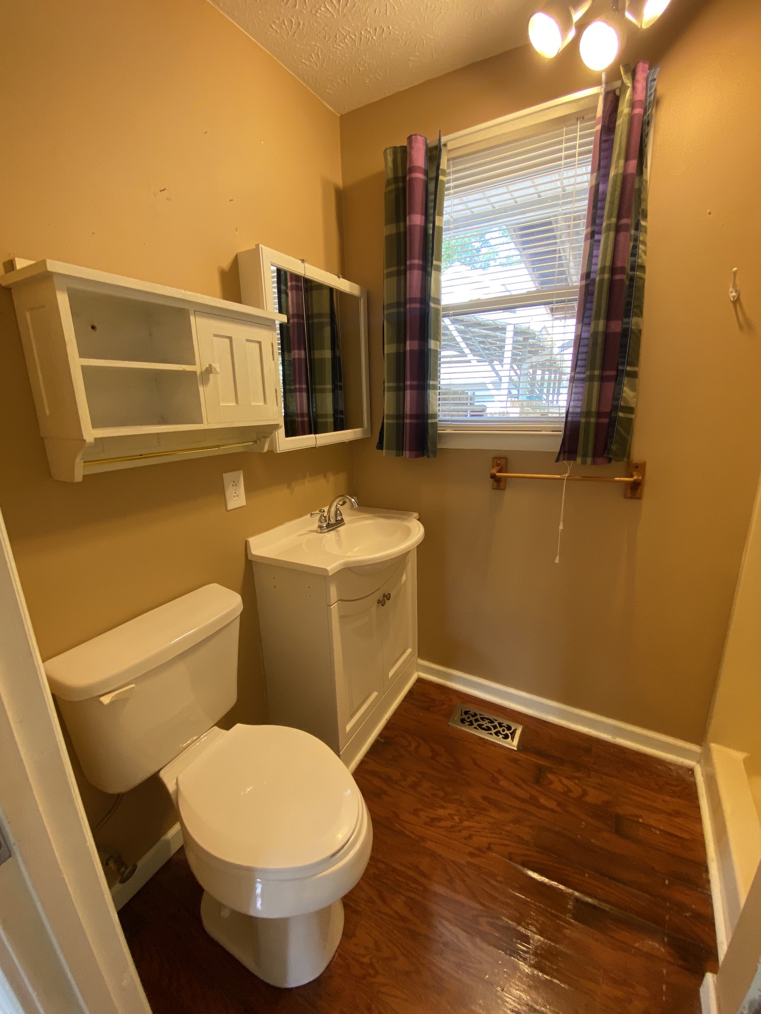 1104 Rd