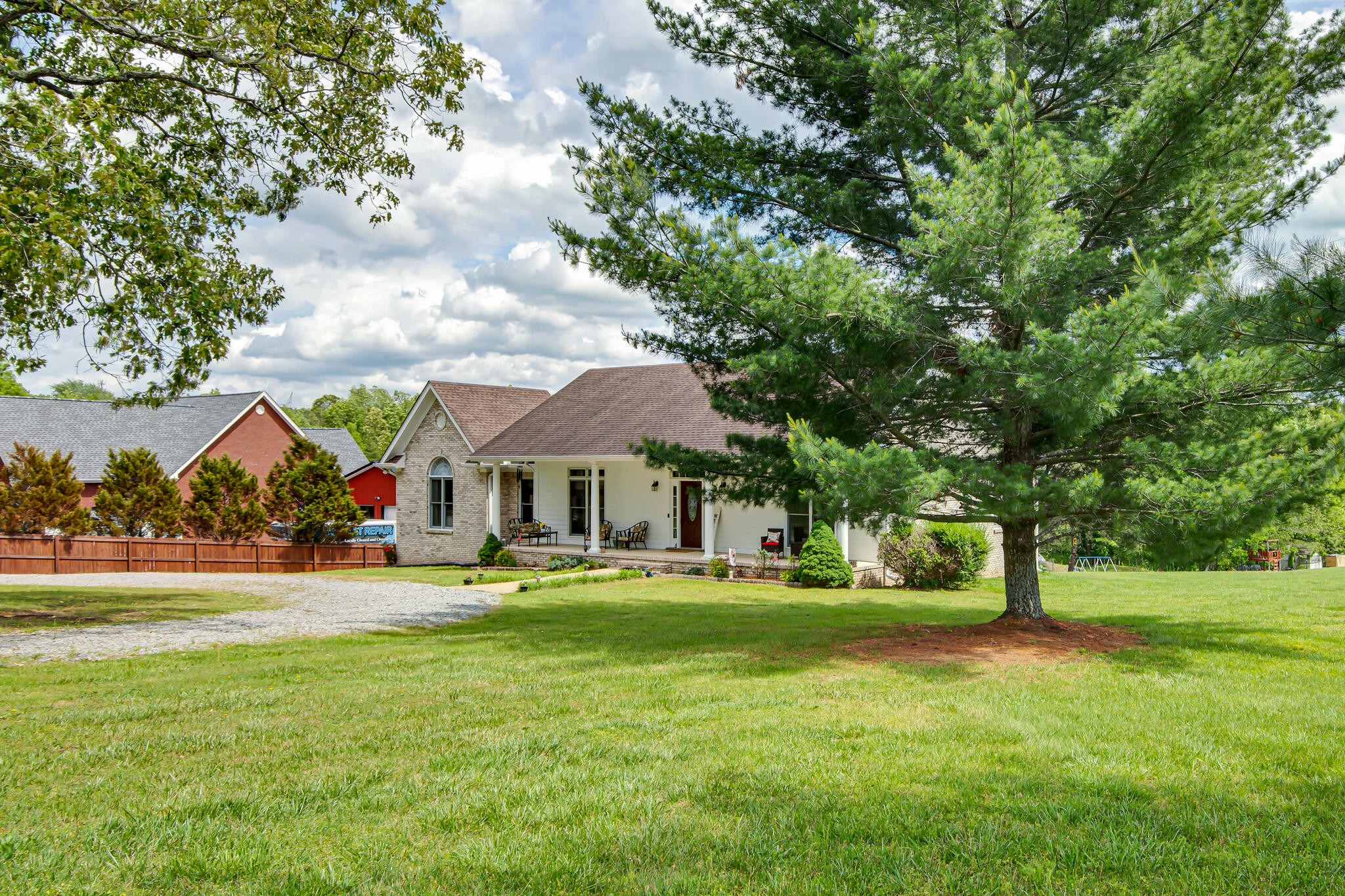 1004 Randy Rd