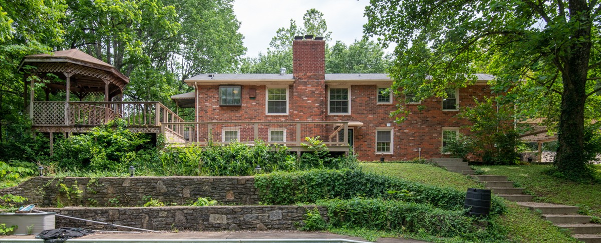 621 Vanoke Dr