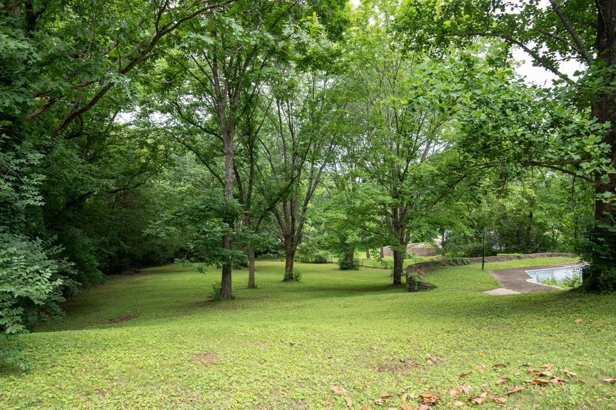 621 Vanoke Dr