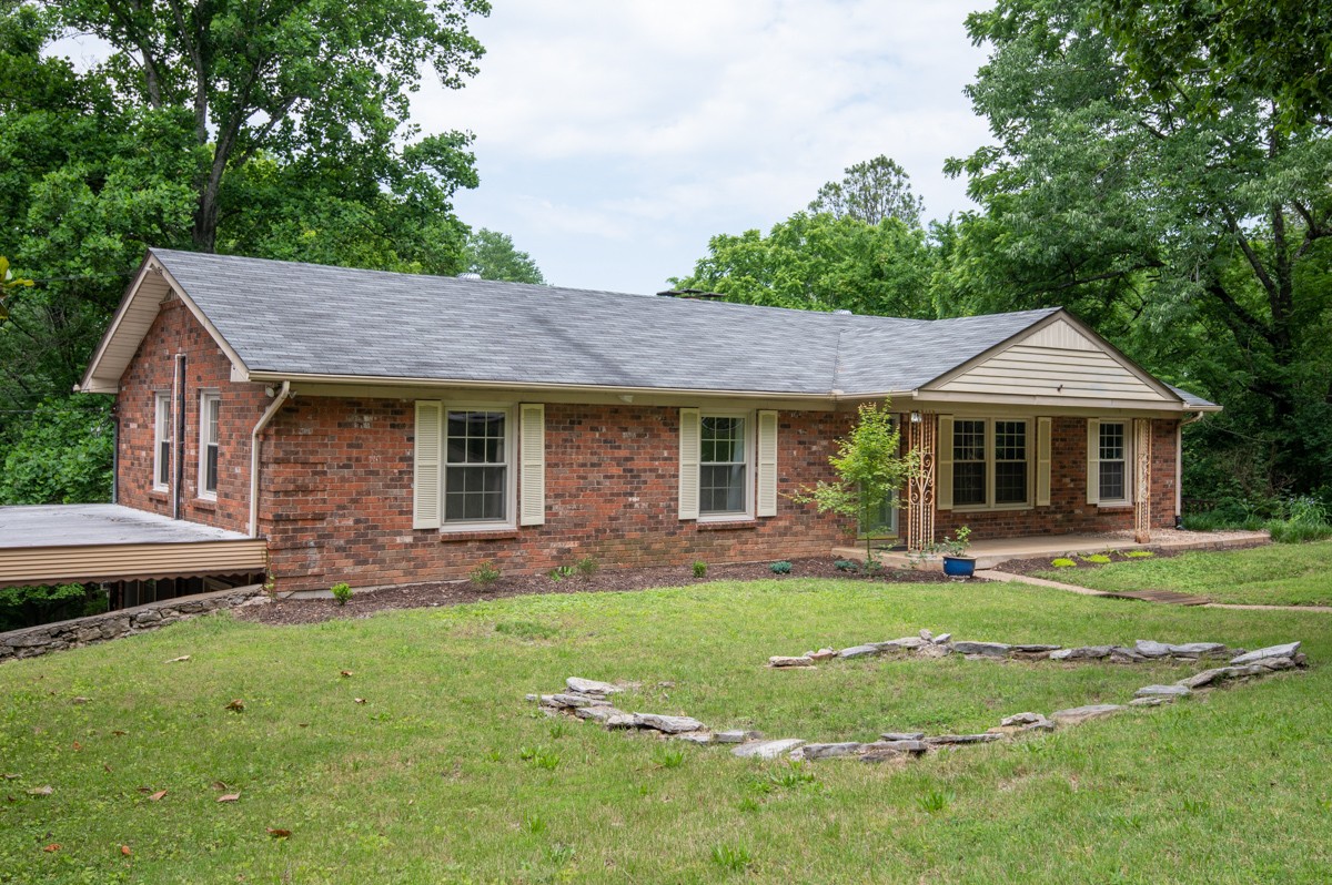 621 Vanoke Dr