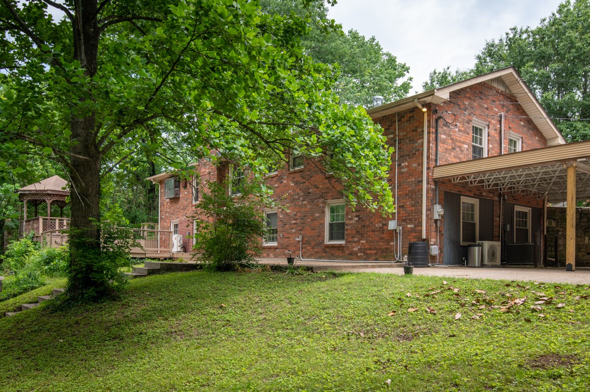 621 Vanoke Dr