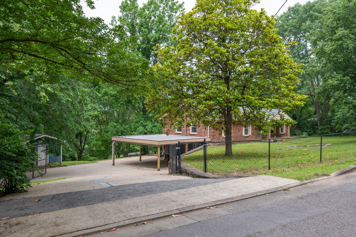 621 Vanoke Dr
