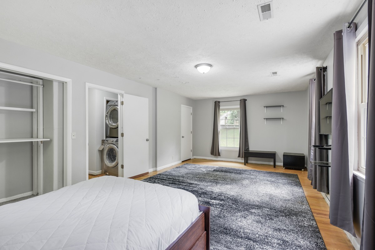 621 Vanoke Dr