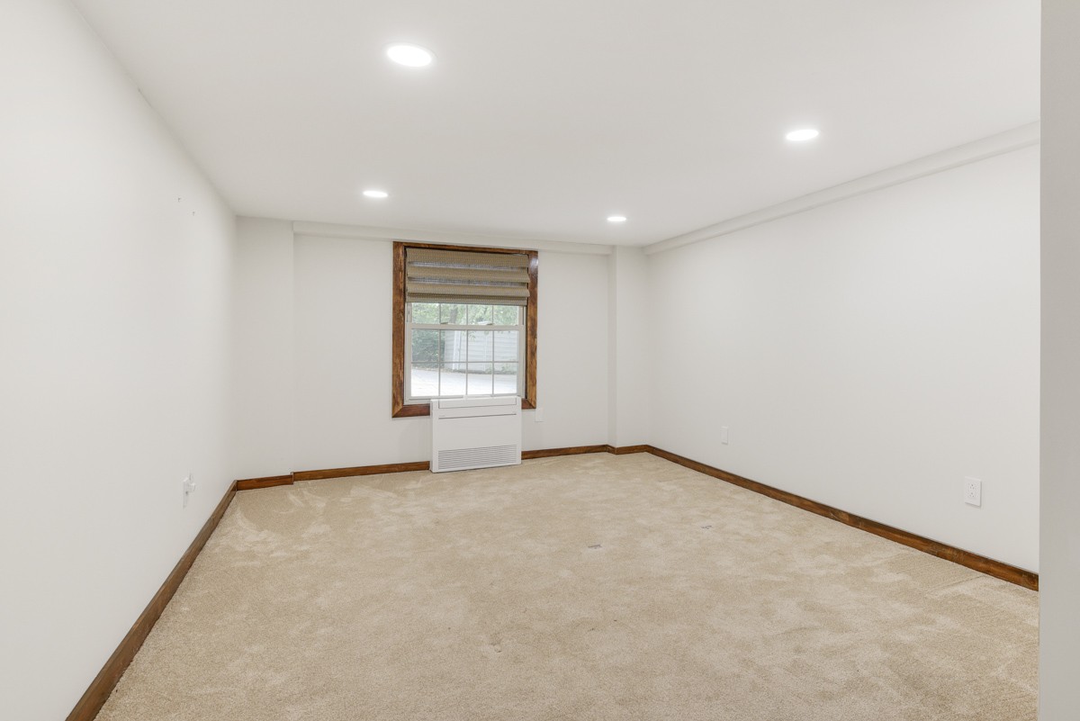 621 Vanoke Dr