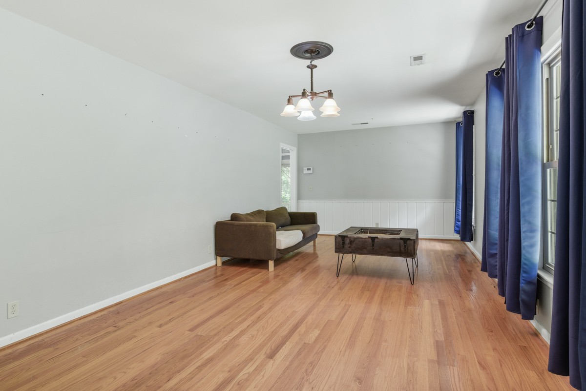 621 Vanoke Dr