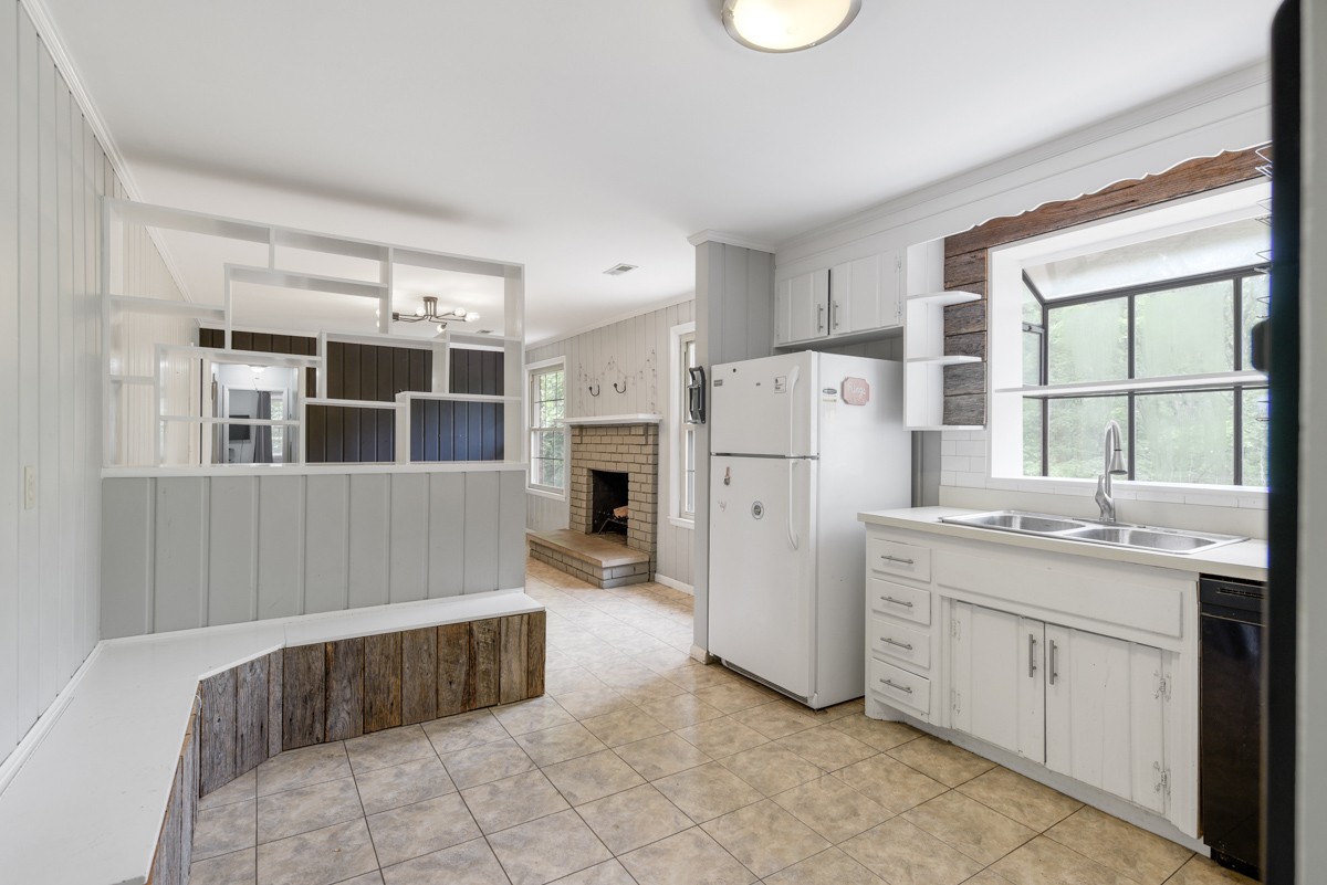 621 Vanoke Dr