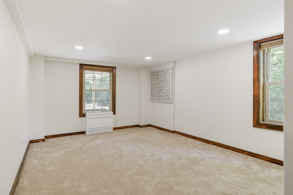 621 Vanoke Dr