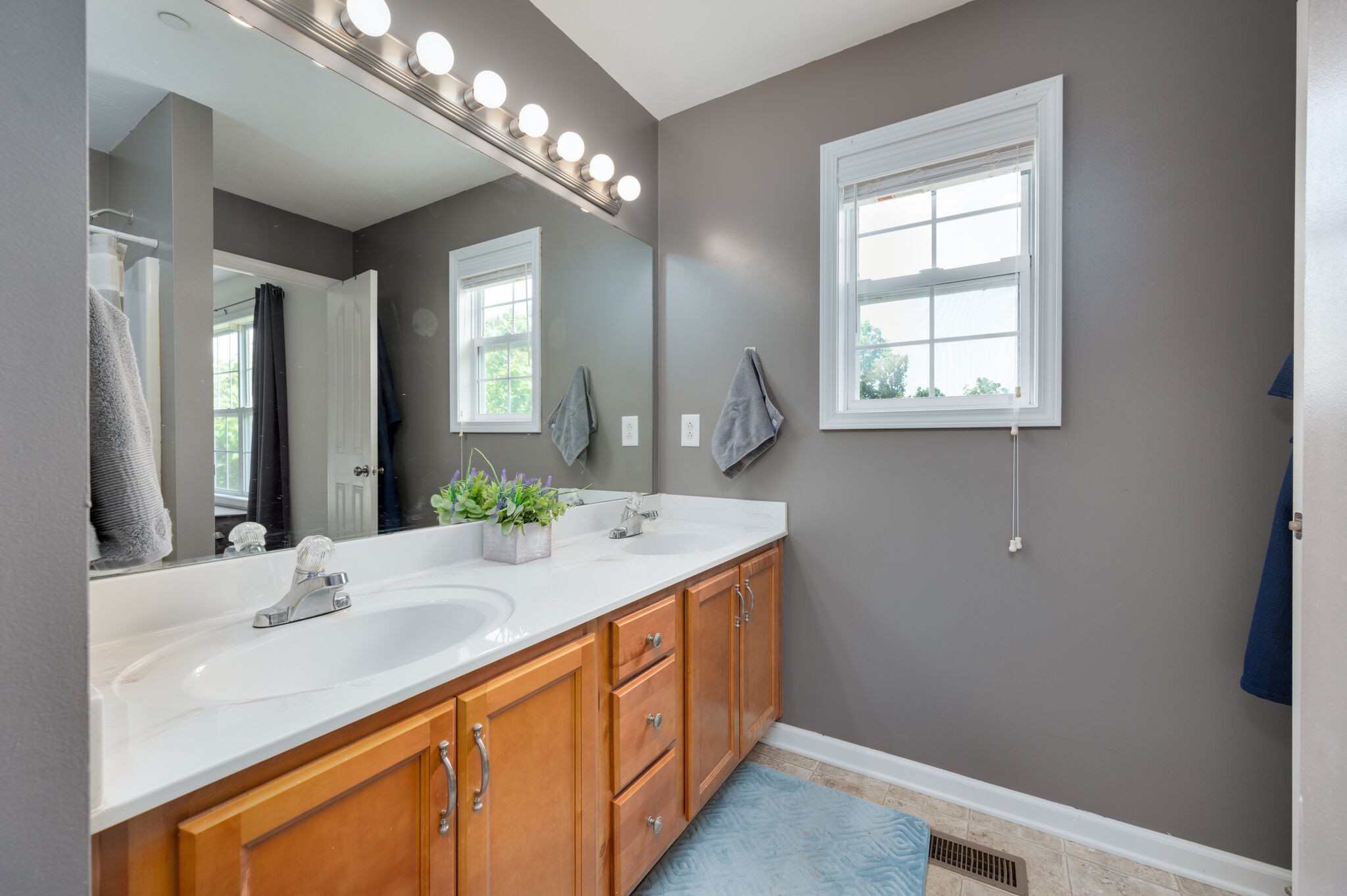 377 Janet Dr