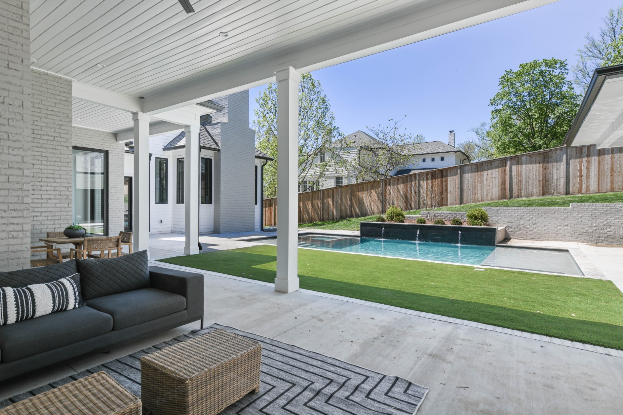 900 Marengo Ln