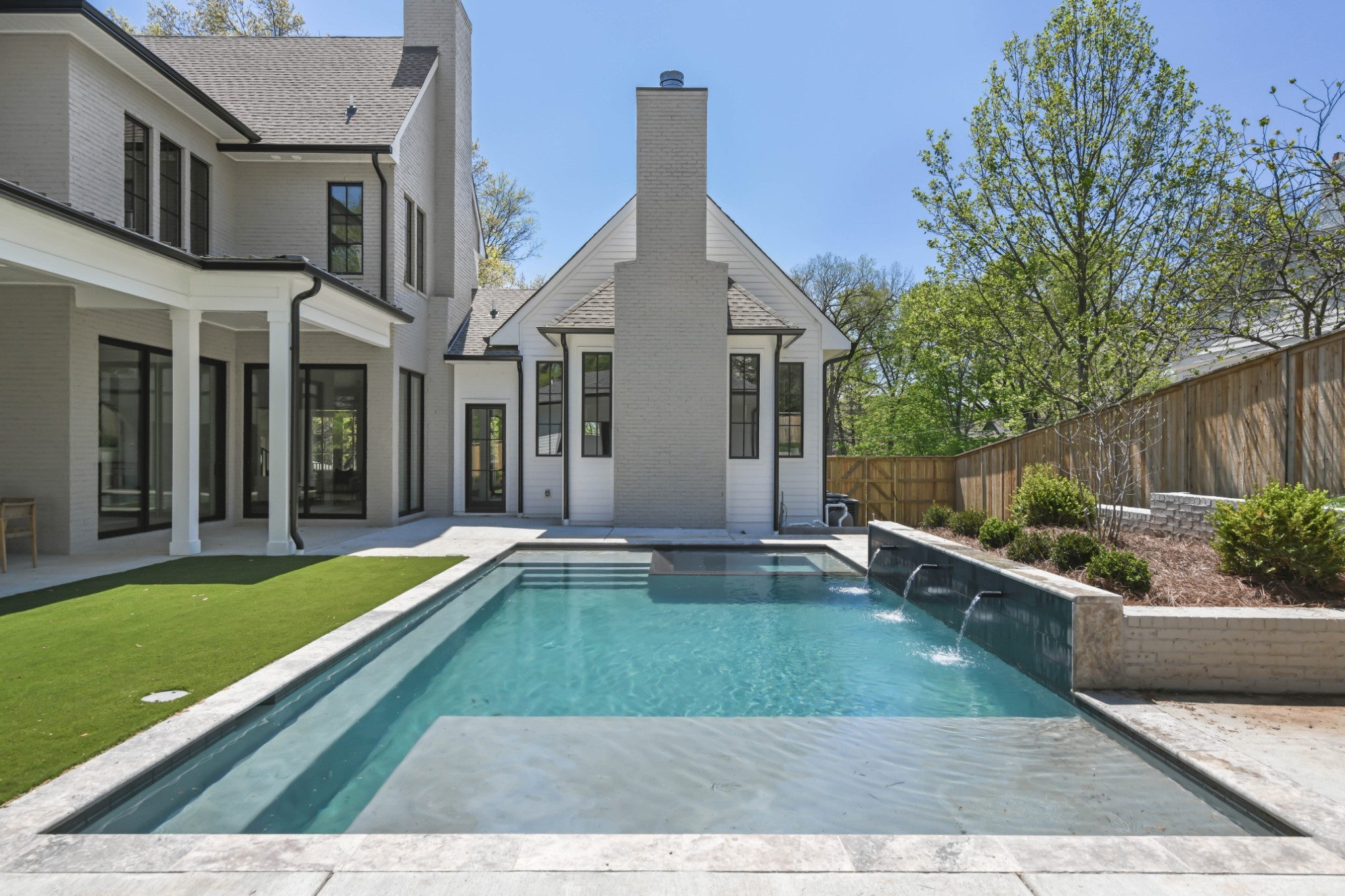 900 Marengo Ln