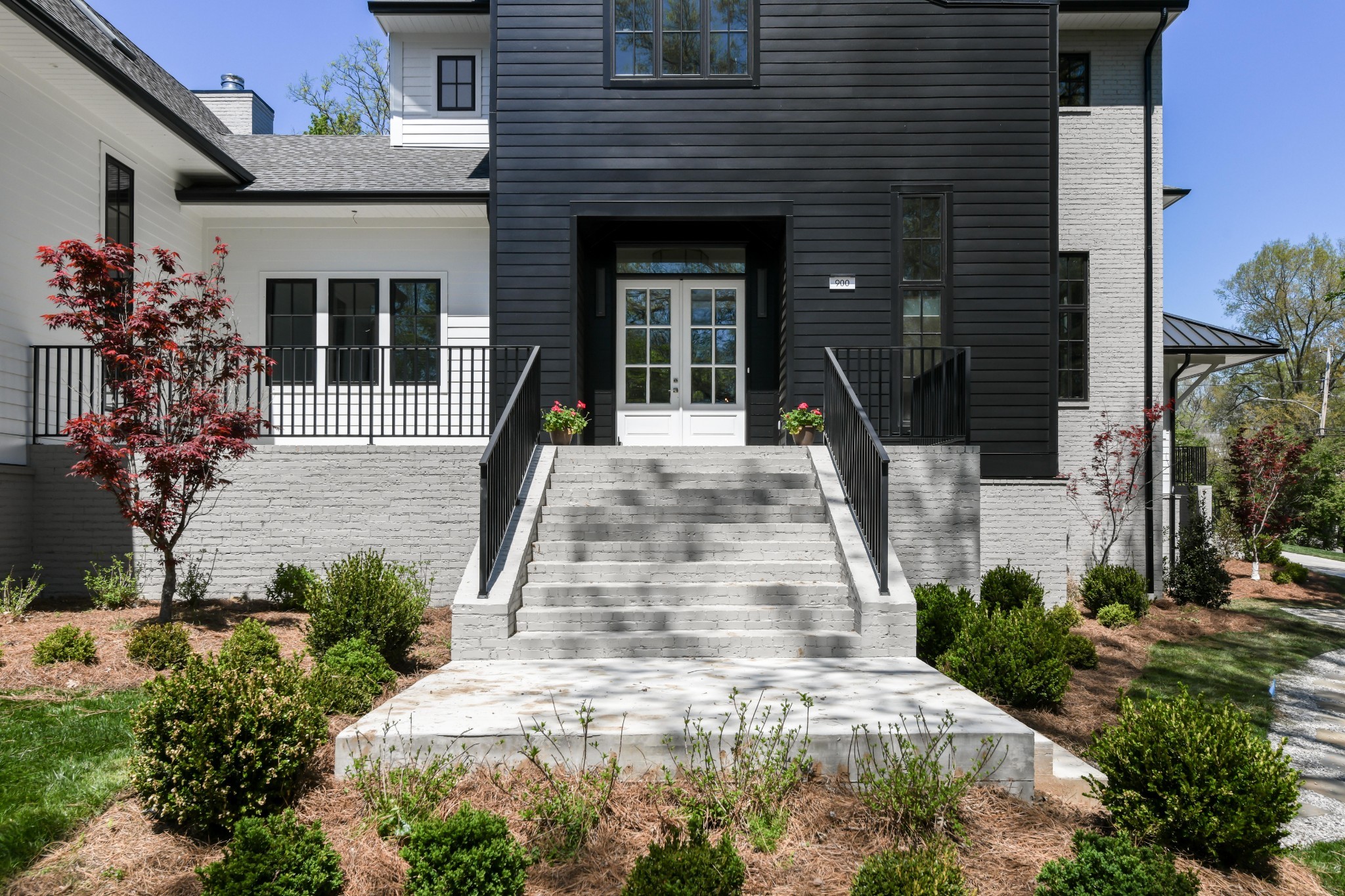 900 Marengo Ln