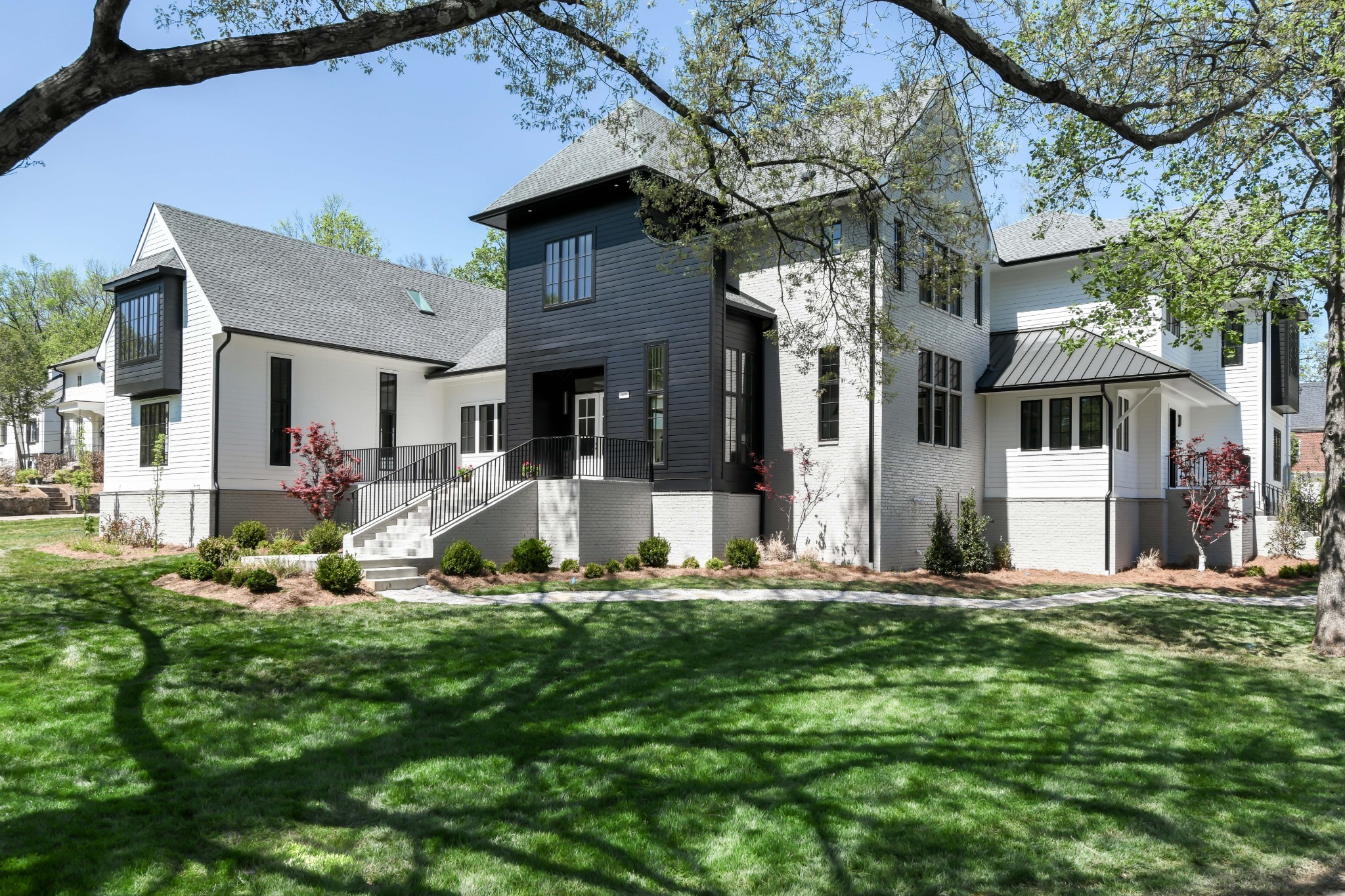 900 Marengo Ln