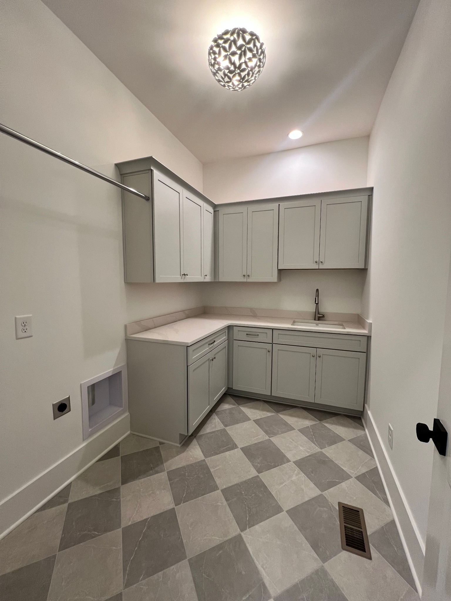 1624 Kaschlina Pt