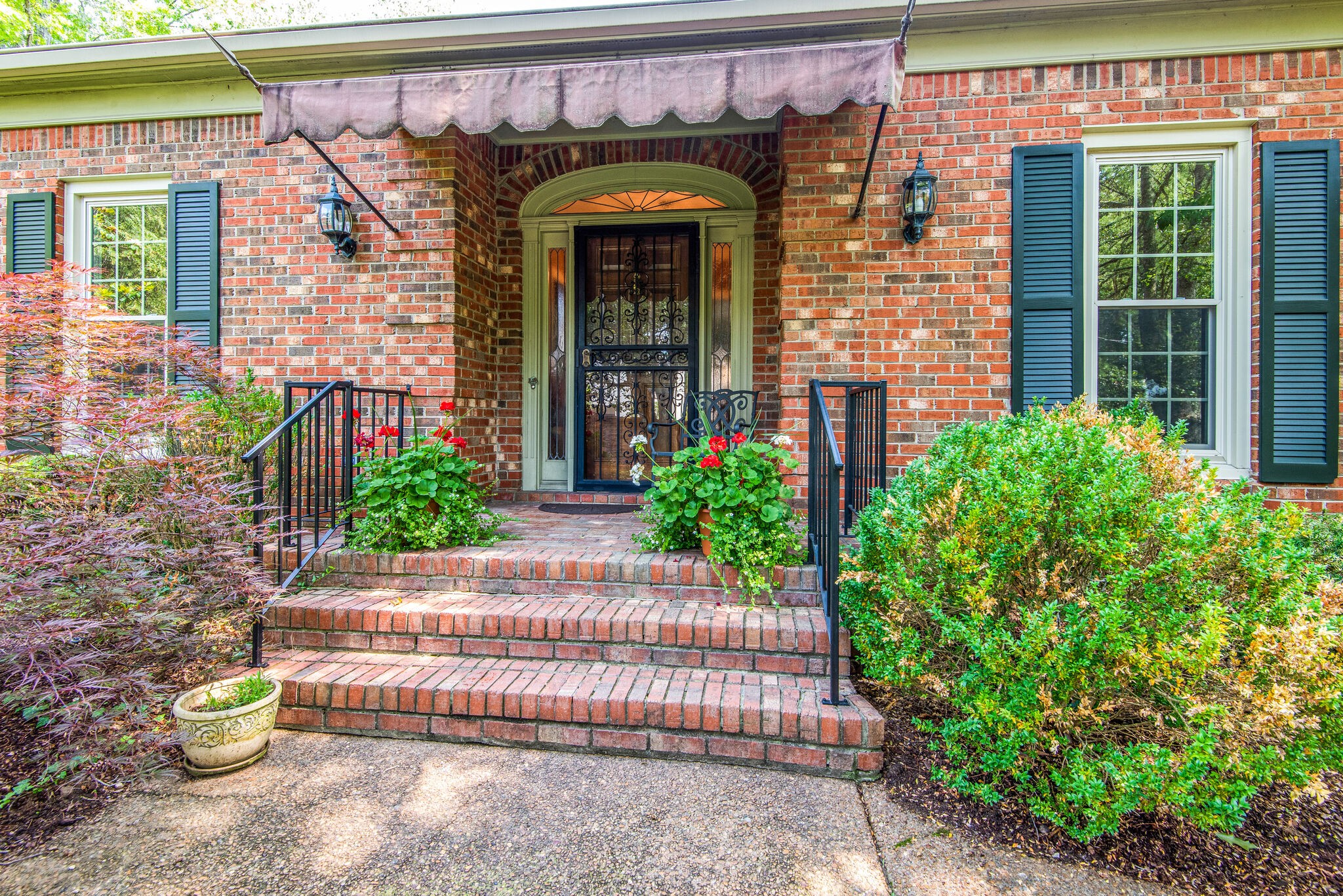 3718 Hobbs Rd