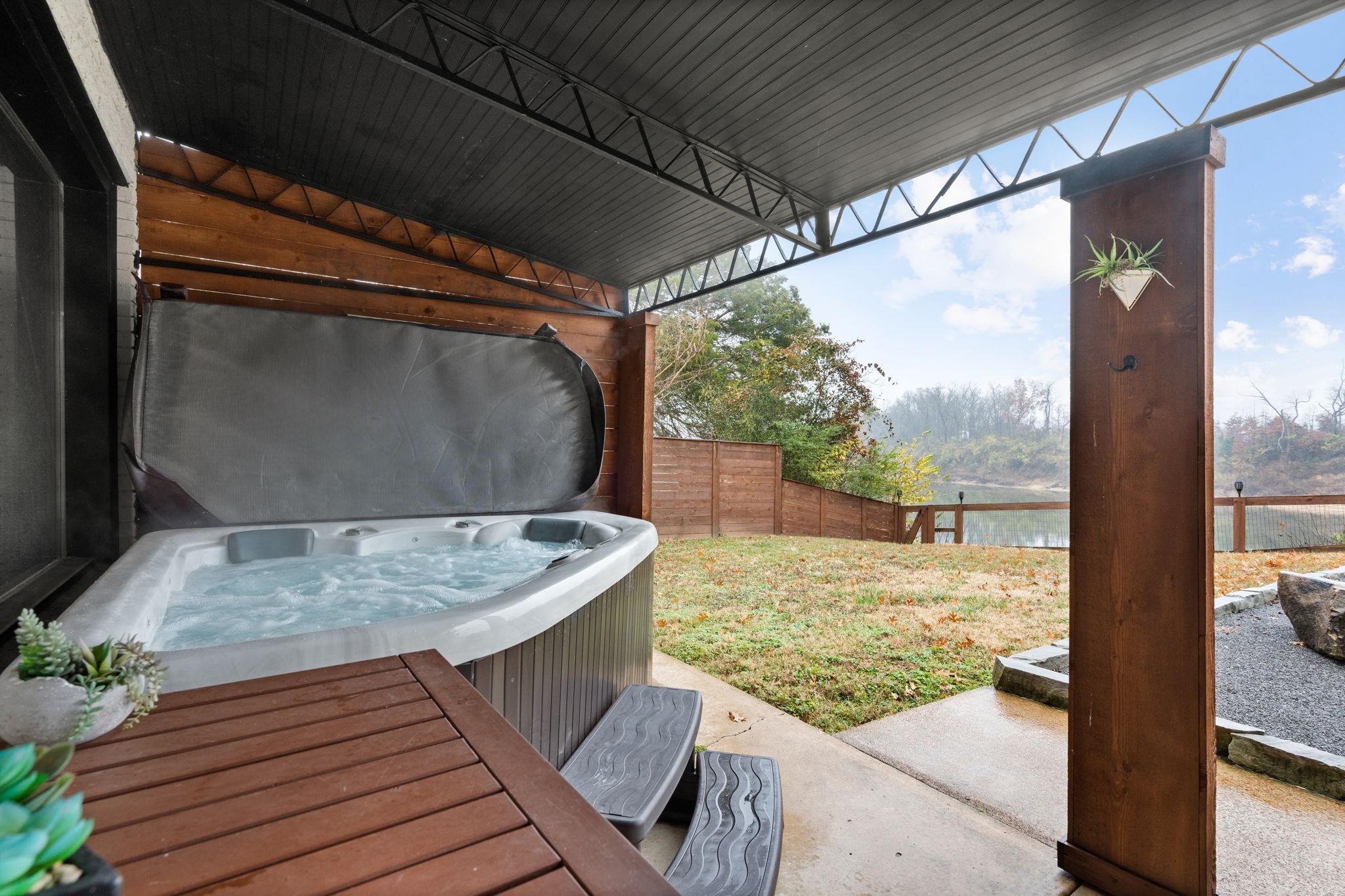 846 Florence Cir