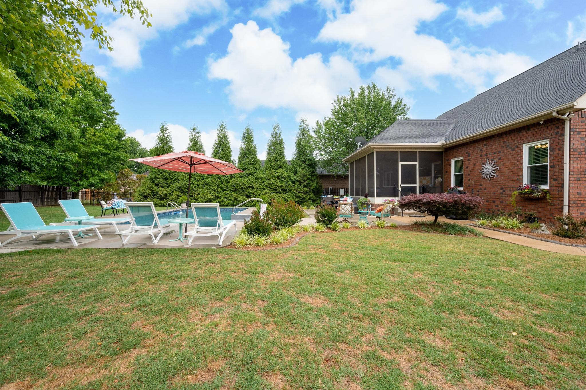 2837 Schoolside Street