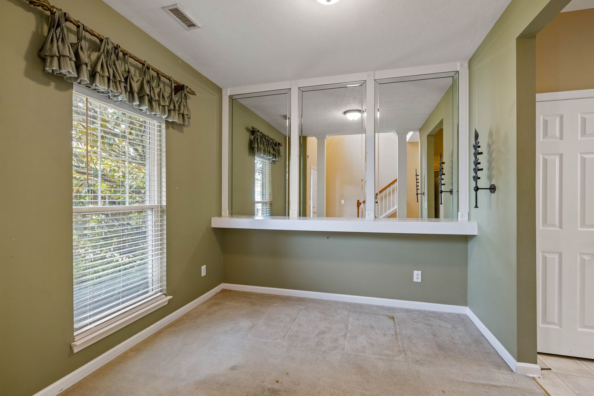 7015 Legacy Dr