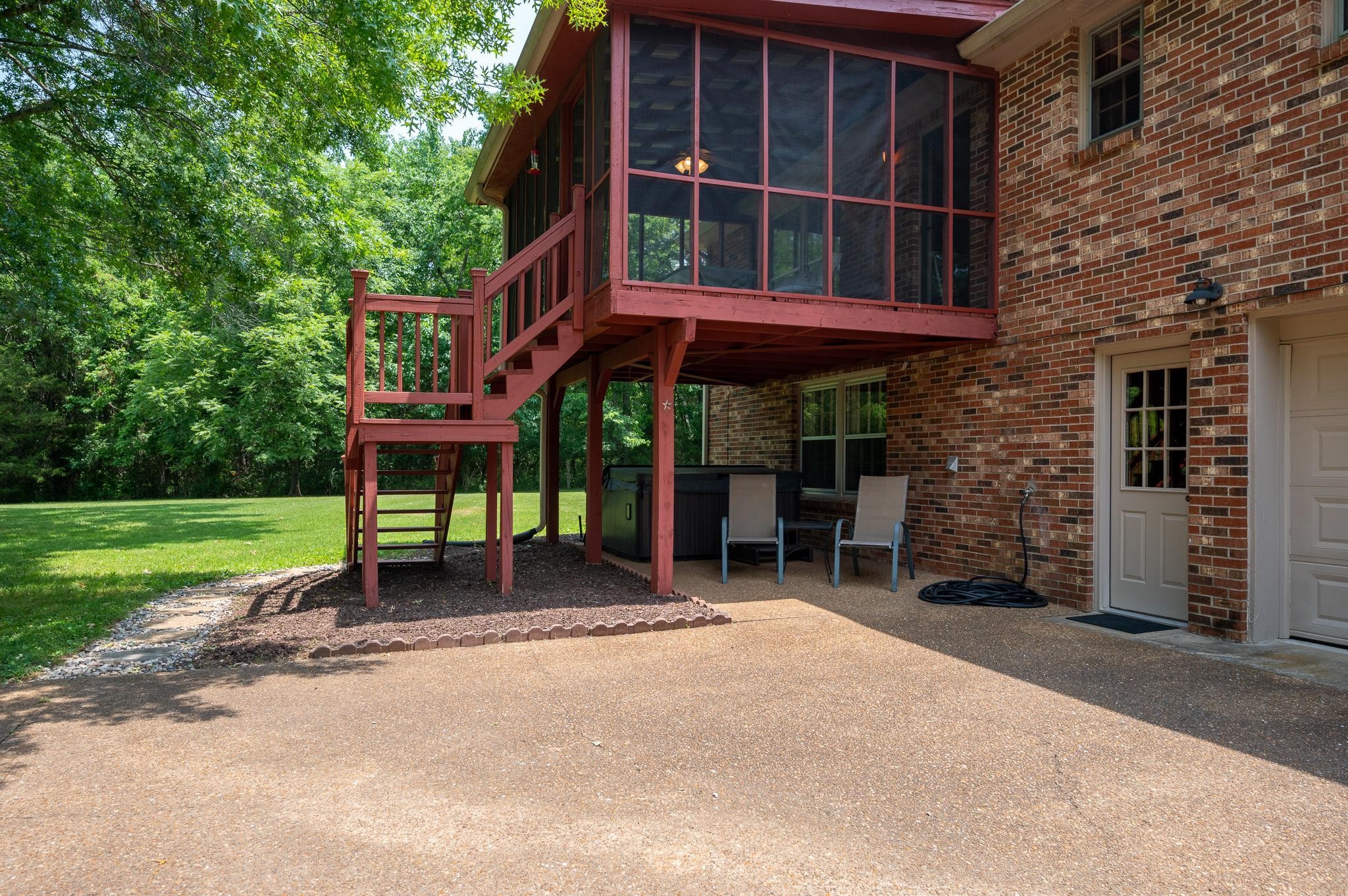 2009 Lakeview Court