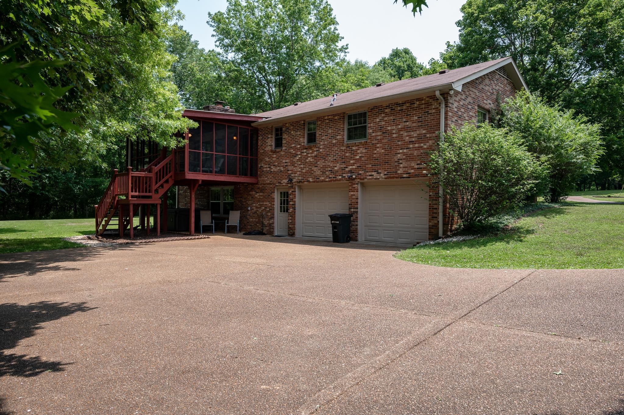 2009 Lakeview Court